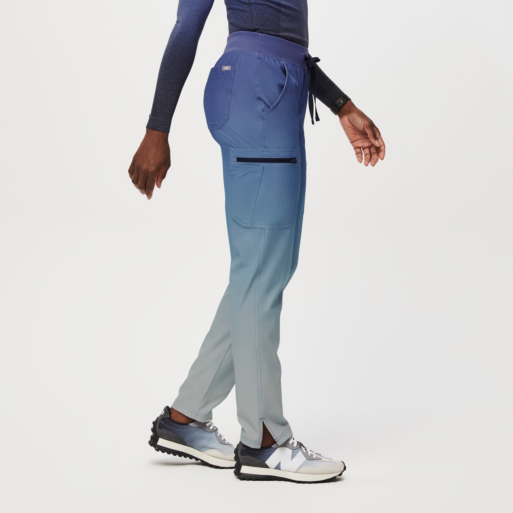 https://cdn.shopify.com/s/files/1/0139/8942/files/Q1_2023_03_OCEAN-MIST_OMBRE-FREEX-YOLA_W_AWA_49833_f4cea165-9a9b-4f67-92db-b0fc2989dd59.jpg?v=1683570885