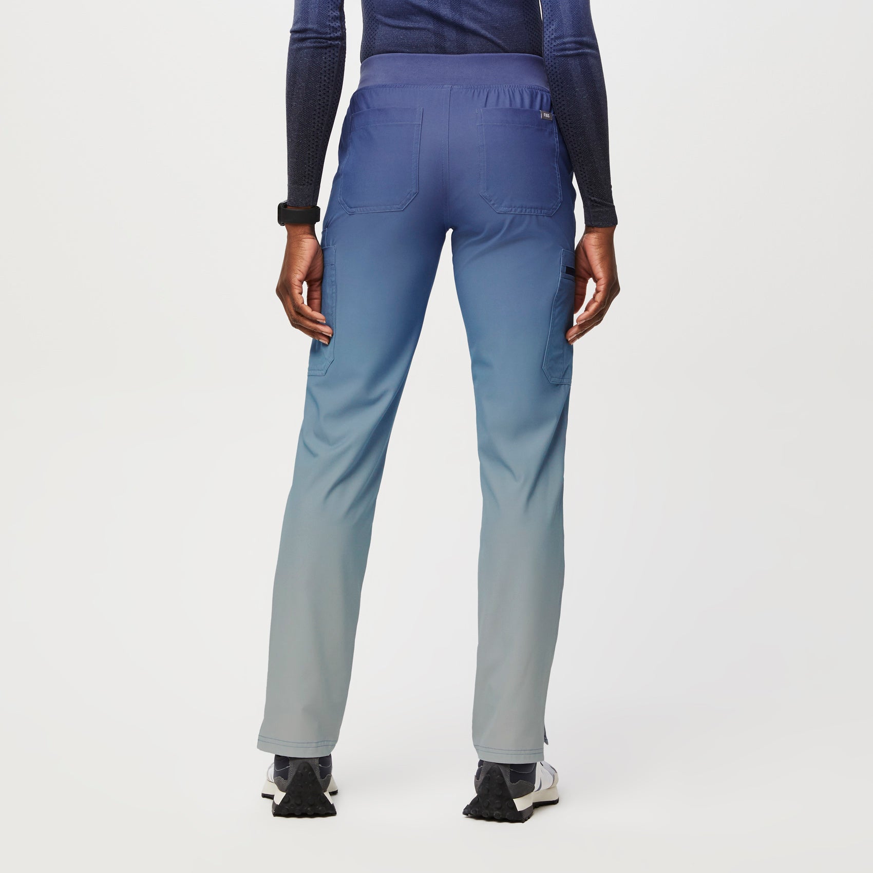 https://cdn.shopify.com/s/files/1/0139/8942/files/Q1_2023_03_OCEAN-MIST_OMBRE-FREEX-YOLA_W_AWA_49860_ba426386-28e4-41f5-921f-960c62717e97.jpg?v=1683570885