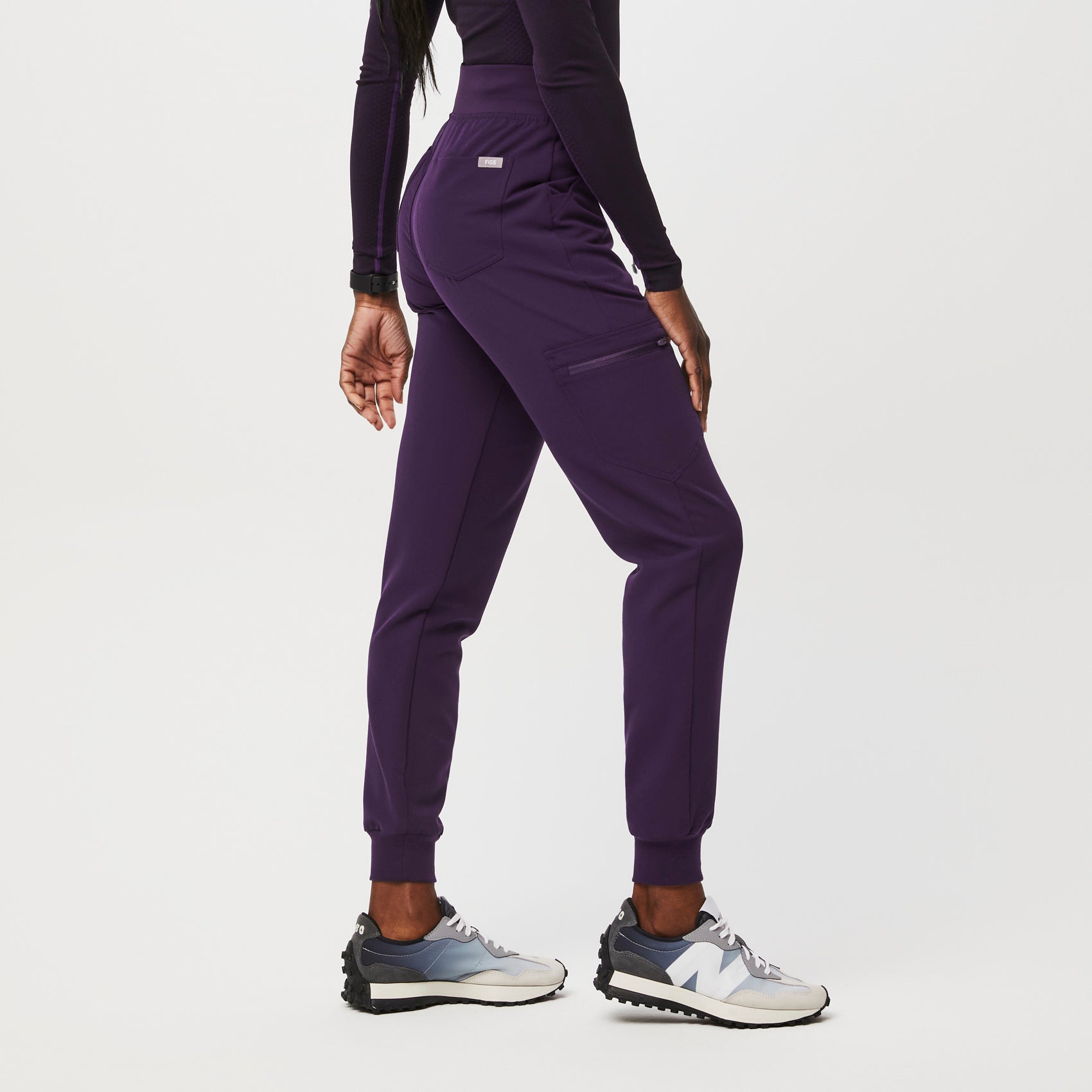 Women's High Waisted Zamora Jogger Scrub Pants™ - Purple Jam · FIGS