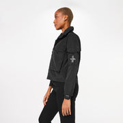 https://cdn.shopify.com/s/files/1/0139/8942/files/Q1_2023_12_BLACK_EXTREMESJACKET_W_DEJA_1796.jpg?v=1706818235