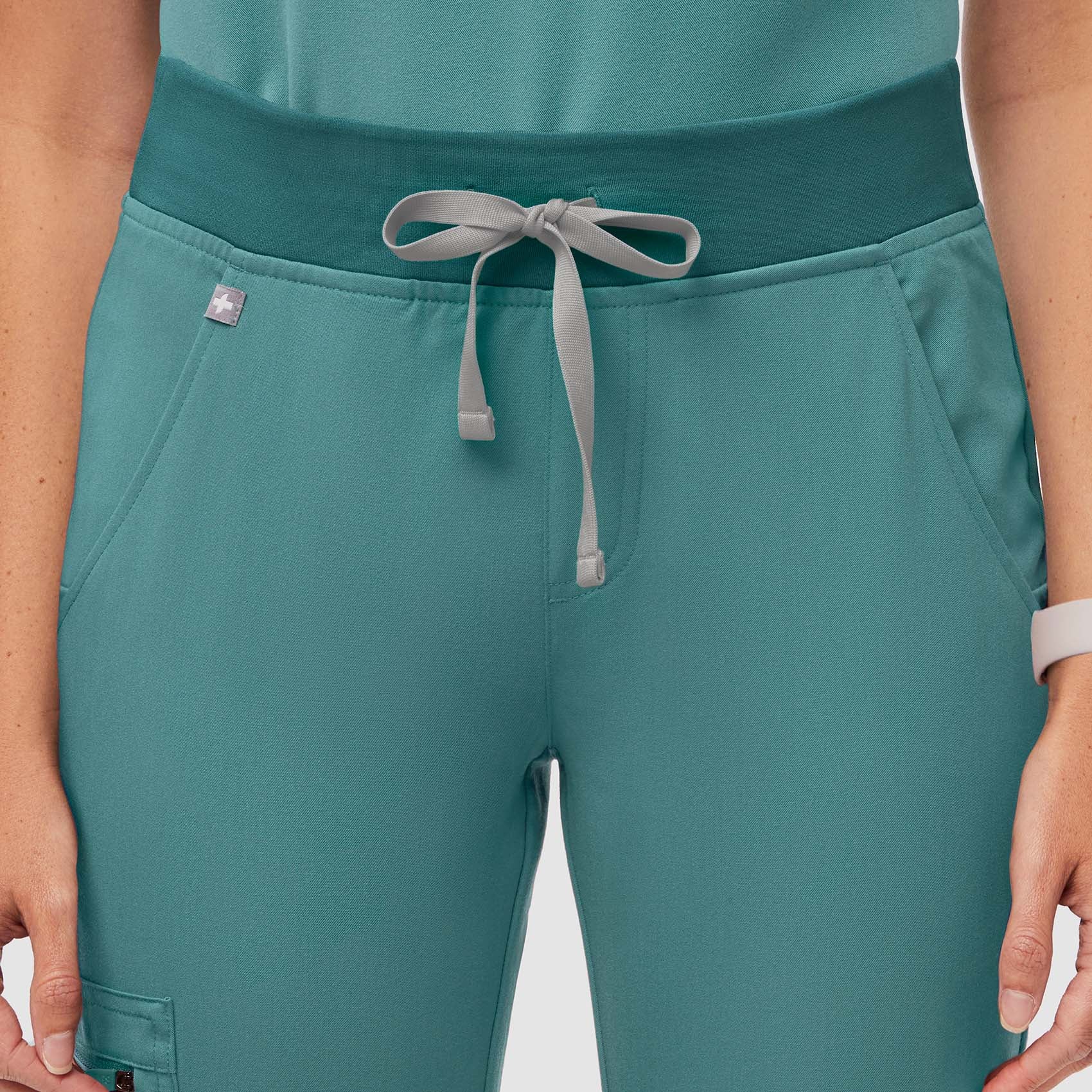 Women's Zamora Jogger Scrub Pants™ Hydrogreen · FIGS