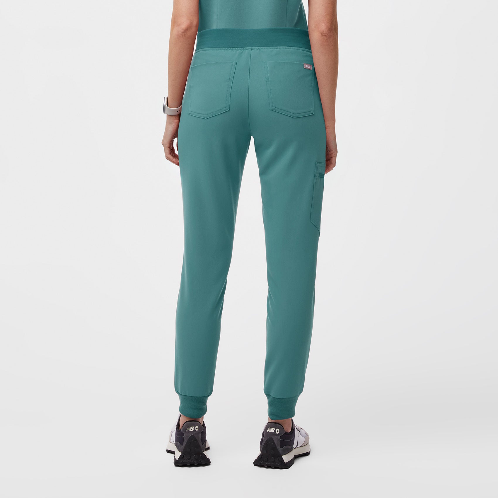 Women's Zamora Jogger Scrub Pants™ Hydrogreen · FIGS
