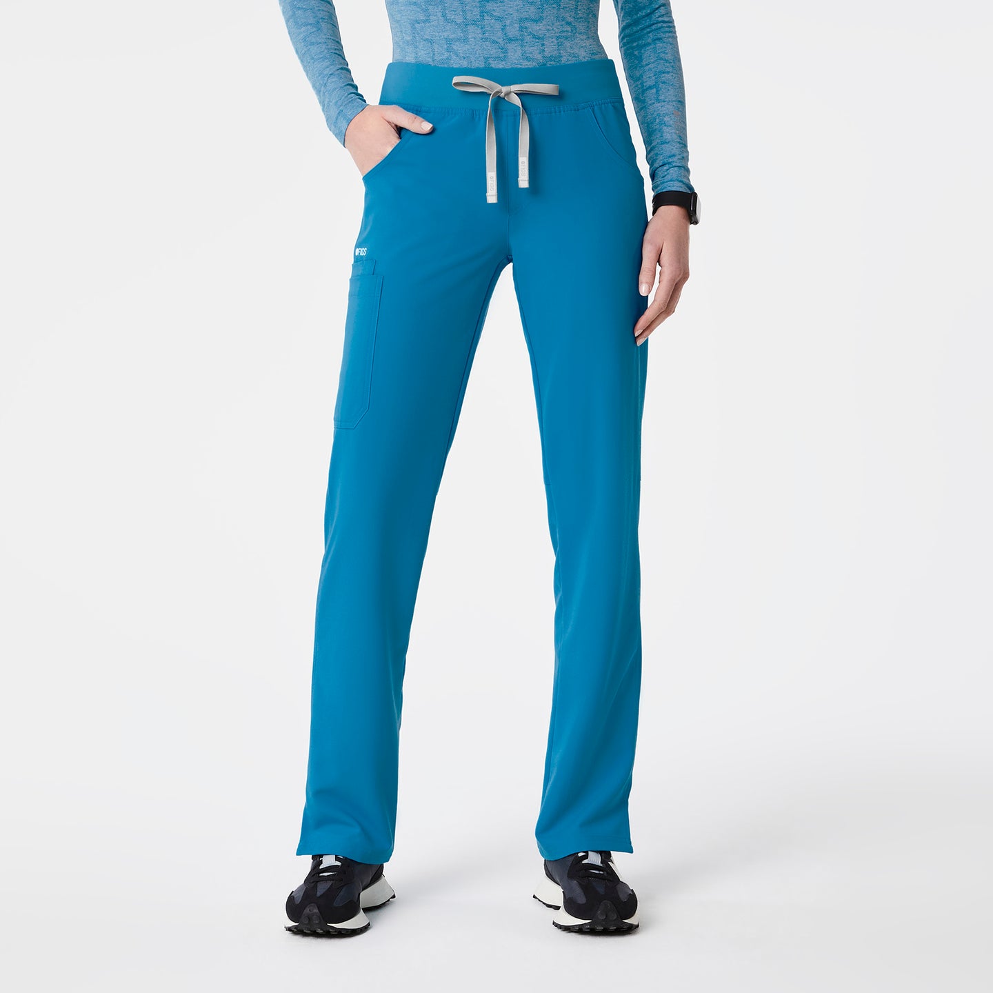 Women's Kade Cargo Scrub Pants™ · FIGS