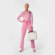 https://cdn.shopify.com/s/files/1/0139/8942/files/Q1_2025_01_CHALKPINK_SOLIDGRAPHICSUPERSOFT_DEJA_1013.jpg?v=1737994748