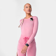 https://cdn.shopify.com/s/files/1/0139/8942/files/Q1_2025_01_CHALKPINK_SOLIDGRAPHICSUPERSOFT_DEJA_1033.jpg?v=1737994748