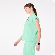 https://cdn.shopify.com/s/files/1/0139/8942/files/Q1_2025_01_MARINER_CAROLINARELAXEDTOP_MELANIE_1175.jpg?v=1741015233
