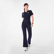 https://cdn.shopify.com/s/files/1/0139/8942/files/Q1_2025_01_NAVY_MADRYNHWFLAREPANT_MELANIE_1419_b63c270a-2d39-4c31-ac5d-40f37ed8adfd.jpg?v=1741016838