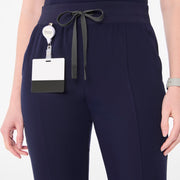https://cdn.shopify.com/s/files/1/0139/8942/files/Q1_2025_01_NAVY_MADRYNHWFLAREPANT_MELANIE_1445_303ae3e1-3be0-4bab-9b90-80841625f51a.jpg?v=1741016838