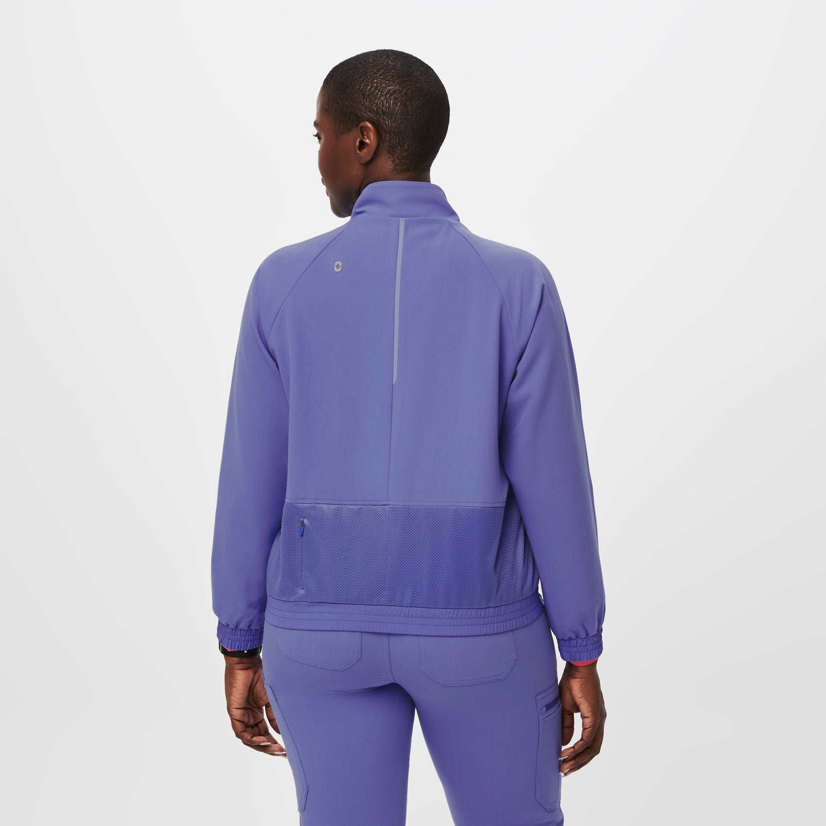 https://cdn.shopify.com/s/files/1/0139/8942/files/Q2_2023_04_BLUEBERRY_SYDNEY_W_SAJE_11205.jpg?v=1687978212
