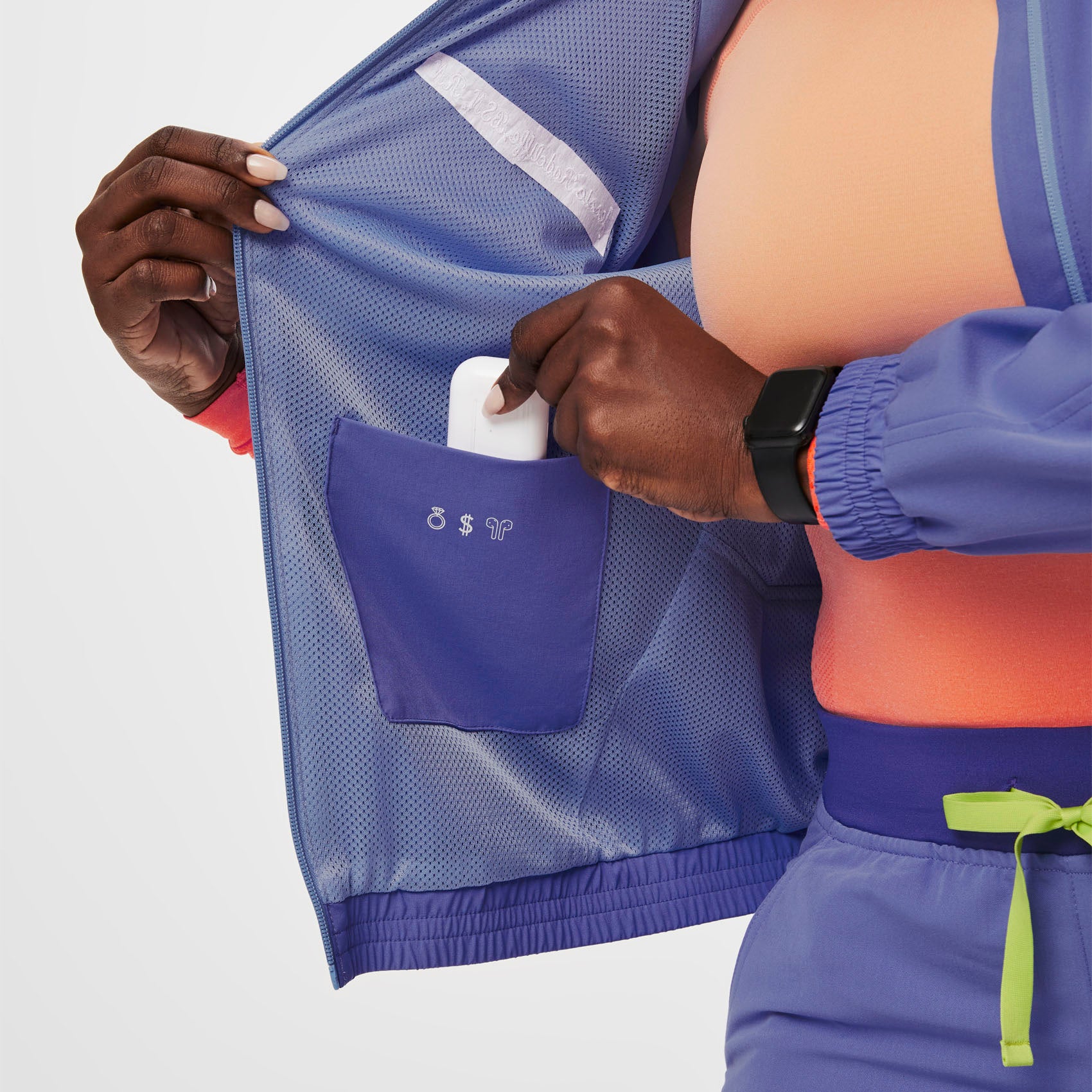 https://cdn.shopify.com/s/files/1/0139/8942/files/Q2_2023_04_BLUEBERRY_SYDNEY_W_SAJE_11218.jpg?v=1687978212