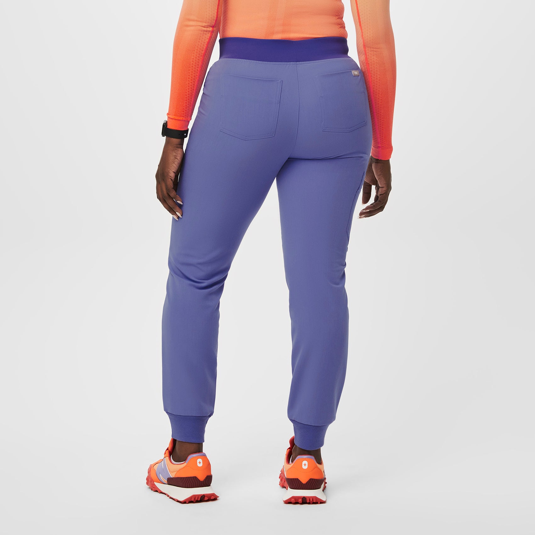https://cdn.shopify.com/s/files/1/0139/8942/files/Q2_2023_04_BLUEBERRY_ZAMORA_W_SAJE_11387_022437b9-2321-4788-b038-8a579fea3f30.jpg?v=1688768026