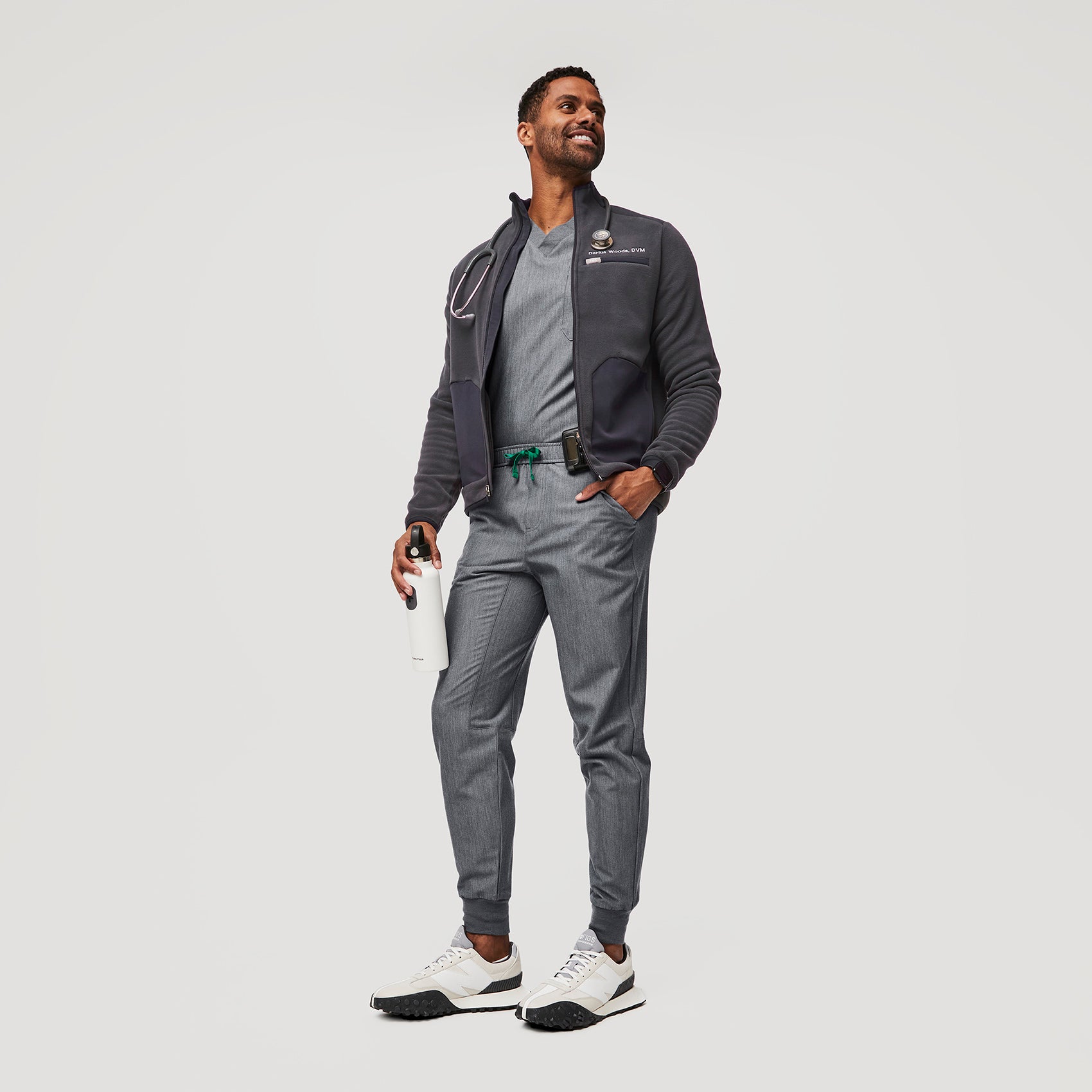 https://cdn.shopify.com/s/files/1/0139/8942/files/Q2_2023_04_GREY_NB-XC72_U_GABE_03581.jpg?v=1687981819