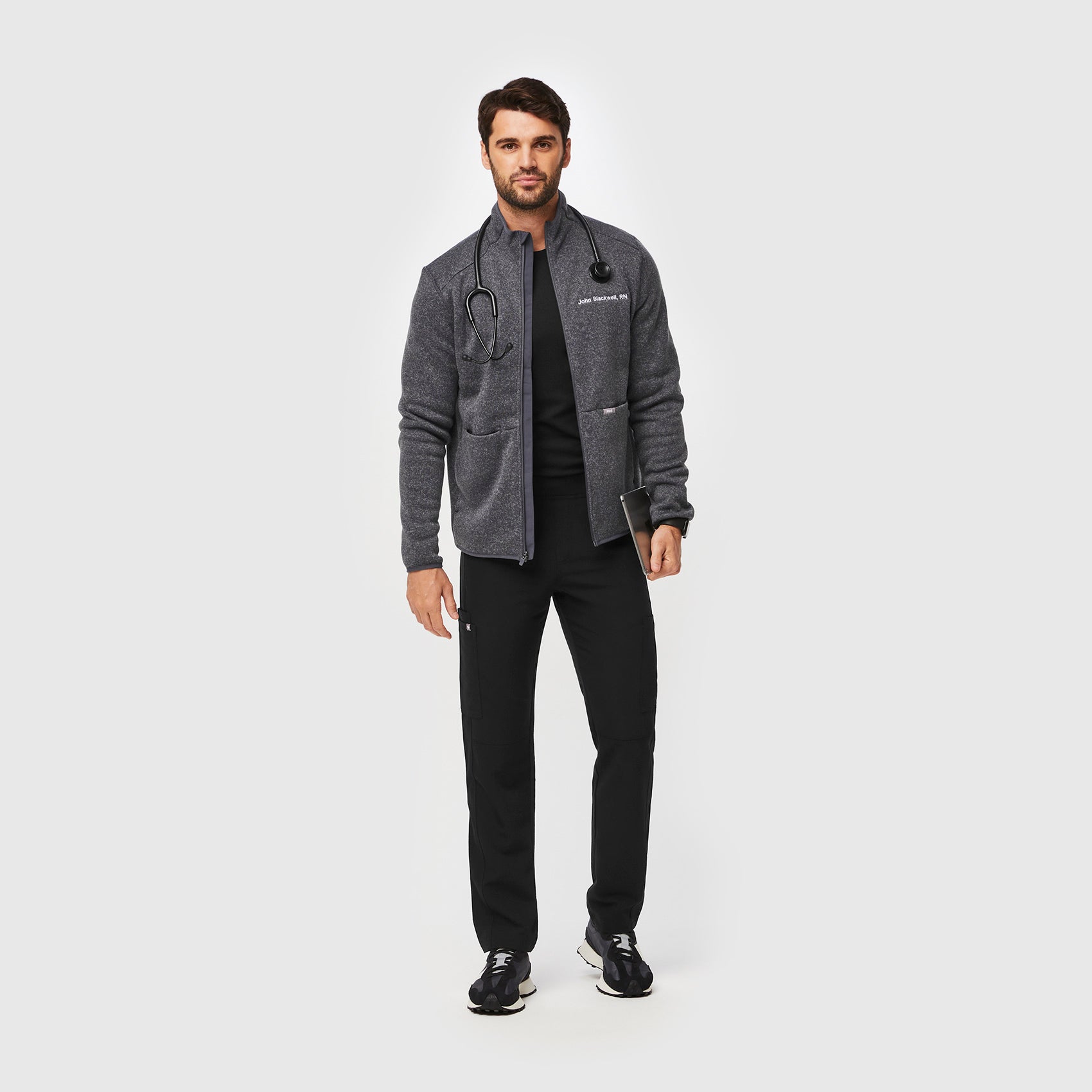 https://cdn.shopify.com/s/files/1/0139/8942/files/Q2_2023_04_HEATHERED-DARK-CHARCOAL_SWEATER-KNIT_CORE-REFRESH_M_RYAN_02757.jpg?v=1690321498