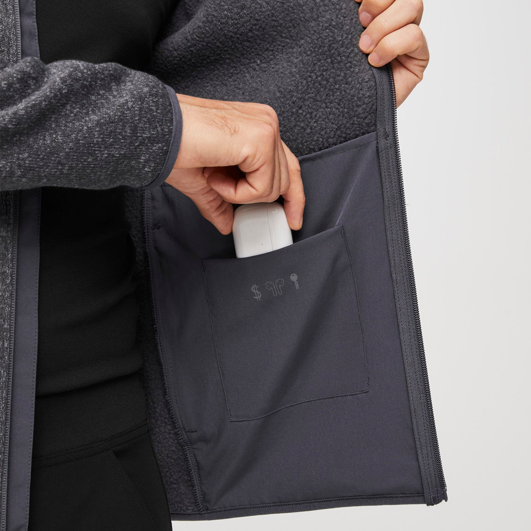 https://cdn.shopify.com/s/files/1/0139/8942/files/Q2_2023_04_HEATHERED-DARK-CHARCOAL_SWEATER-KNIT_CORE-REFRESH_M_RYAN_02796.jpg?v=1690321498