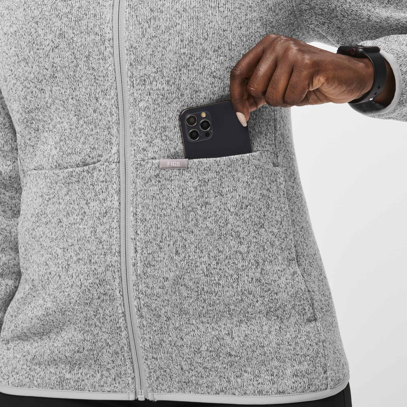 https://cdn.shopify.com/s/files/1/0139/8942/files/Q2_2023_04_HEATHERED-LIGHT-GREY_SWEATER-KNIT-JACKET_CORE-REFRESH_W_SAJE_11624.jpg?v=1692136035