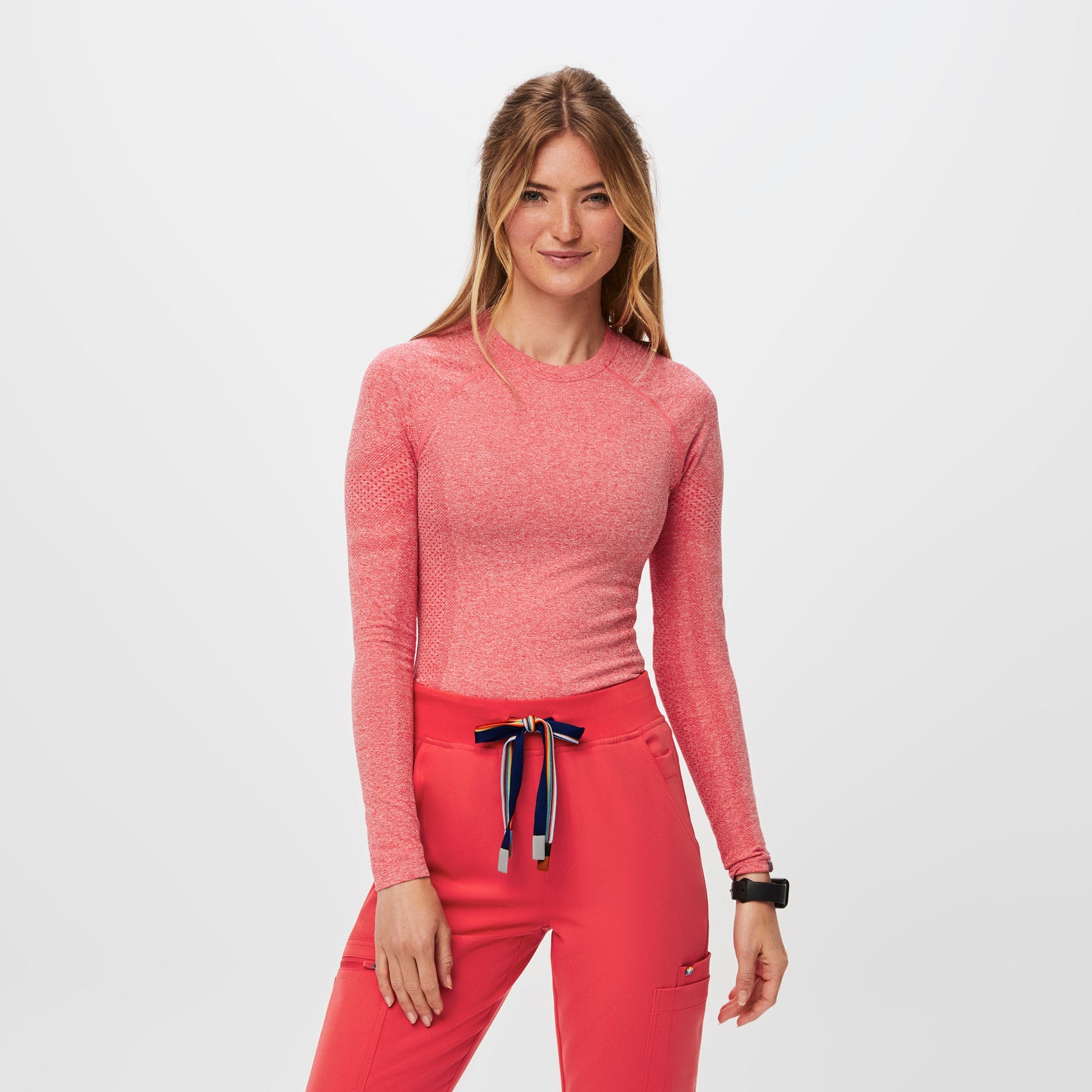 https://cdn.shopify.com/s/files/1/0139/8942/files/Q2_2023_04_HEATHERED-PRIDE-RED_SALTA_W_PALONIA_06904.jpg?v=1684875314