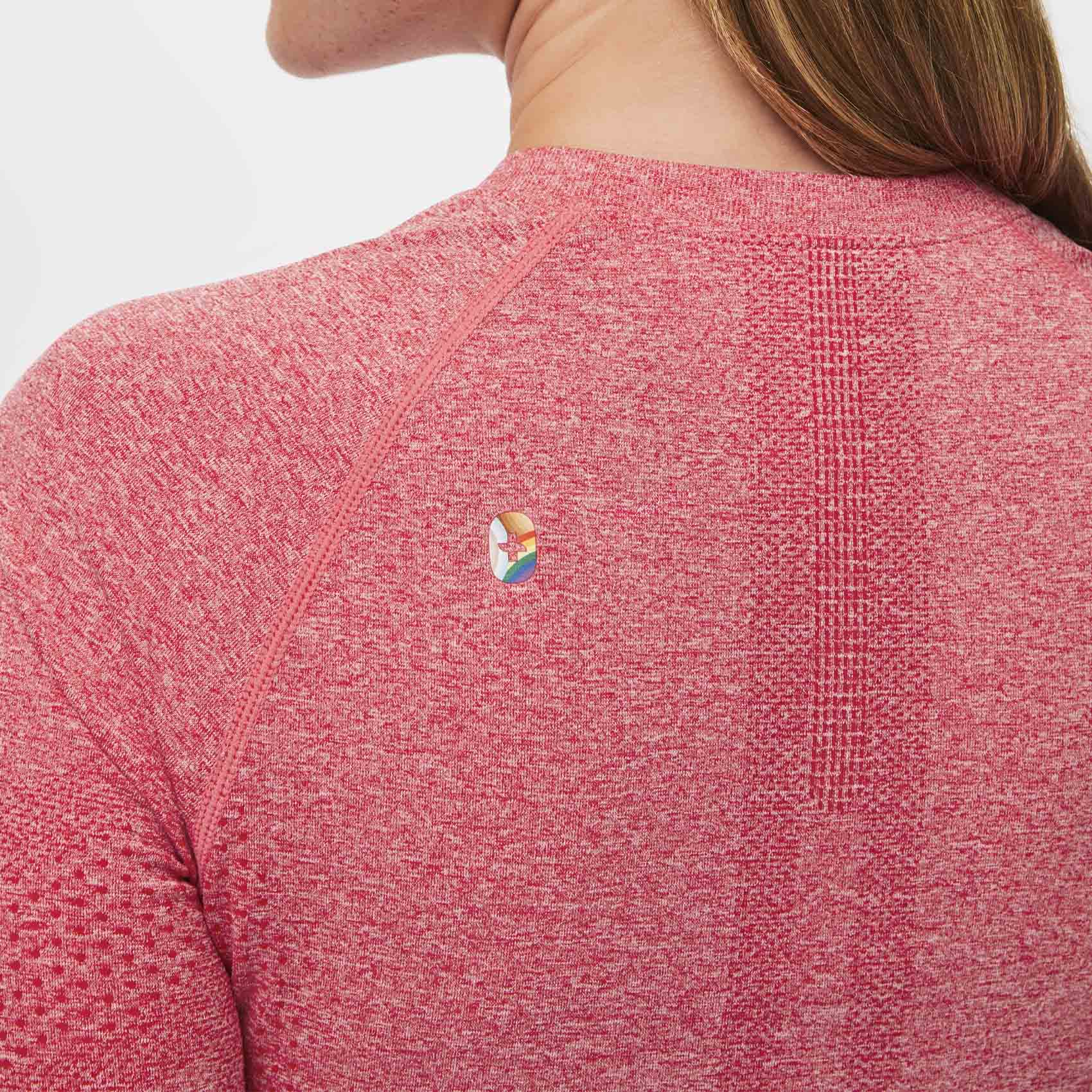 https://cdn.shopify.com/s/files/1/0139/8942/files/Q2_2023_04_HEATHERED-PRIDE-RED_SALTA_W_PALONIA_06933.jpg?v=1684875326
