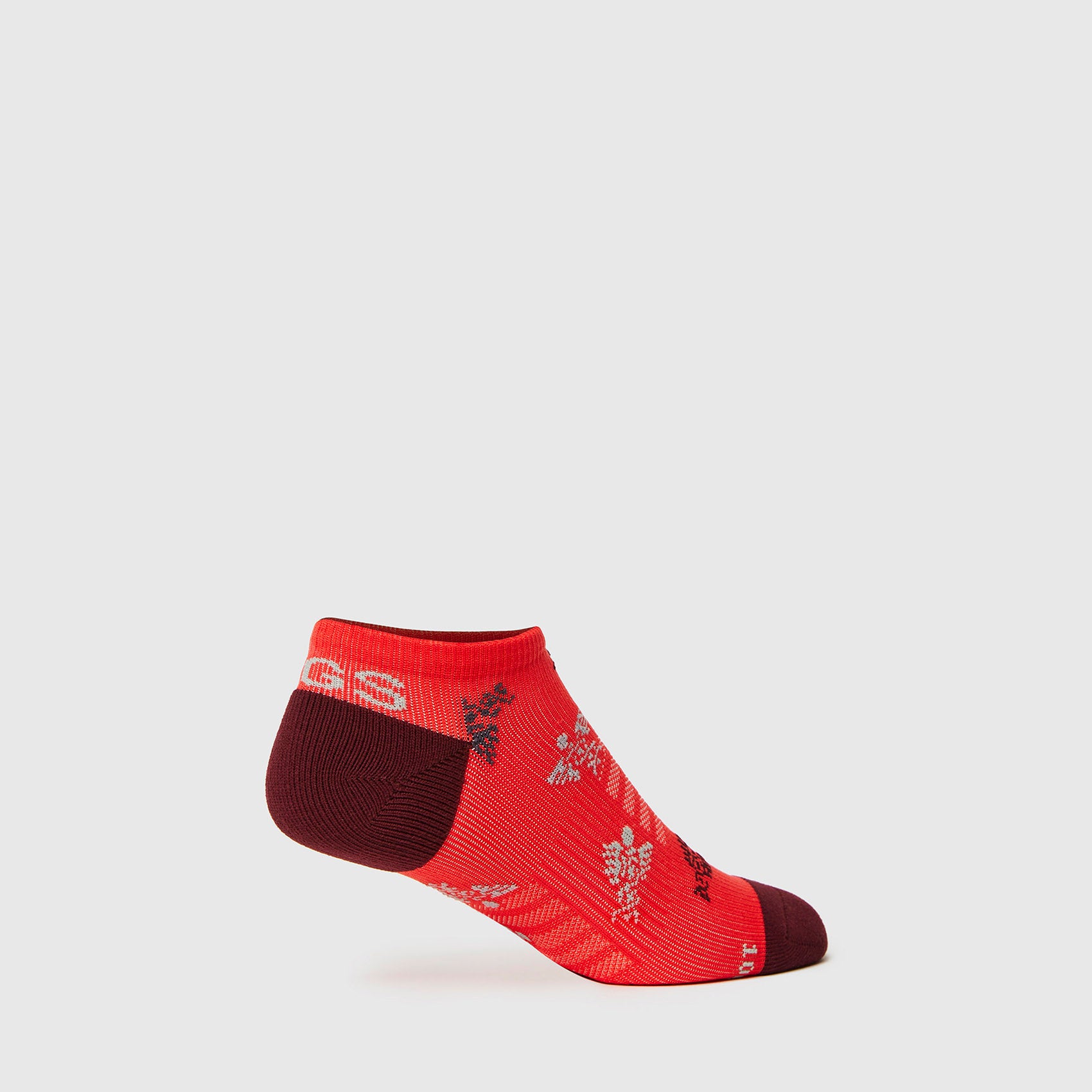 https://cdn.shopify.com/s/files/1/0139/8942/files/Q2_2023_04_HIBISCUS_CADUCUES-ANKLE-SOCKS_M_GHOST_04918.jpg?v=1684869199