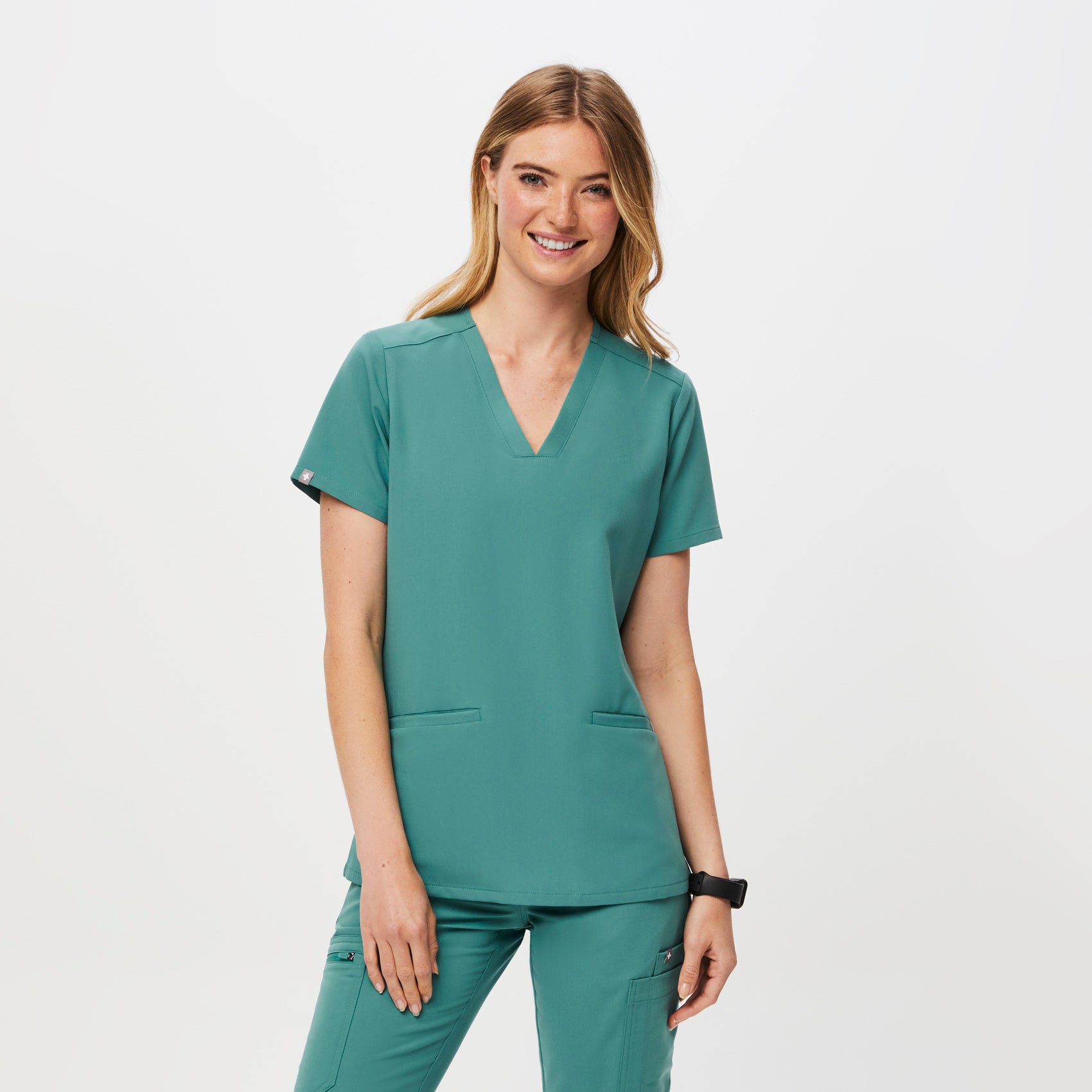 https://cdn.shopify.com/s/files/1/0139/8942/files/Q2_2023_04_MARINE_CASMA_W_PALONIA_06335.jpg?v=1685663509