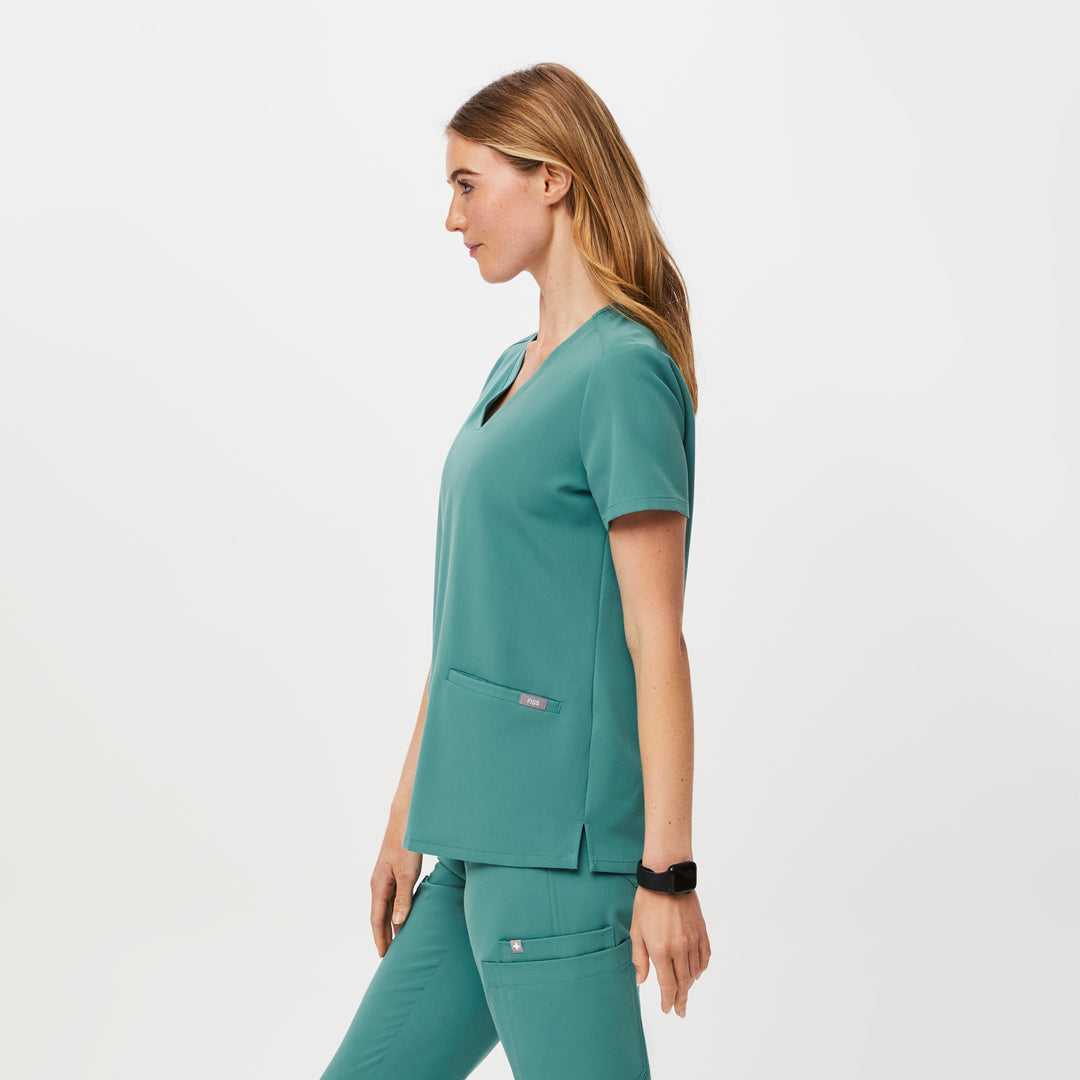 Women's Casma ThreePocket Scrub Top™ Cactus · FIGS