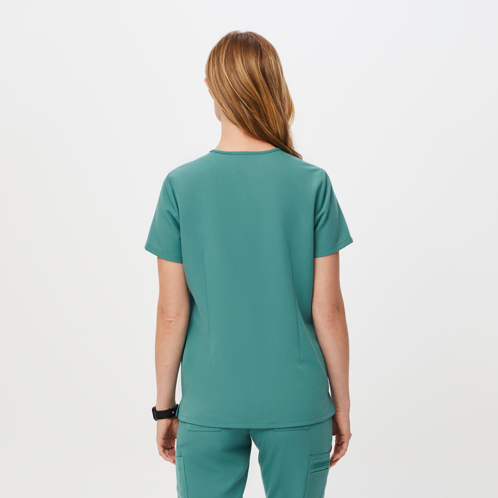 https://cdn.shopify.com/s/files/1/0139/8942/files/Q2_2023_04_MARINE_CASMA_W_PALONIA_06347.jpg?v=1685663509