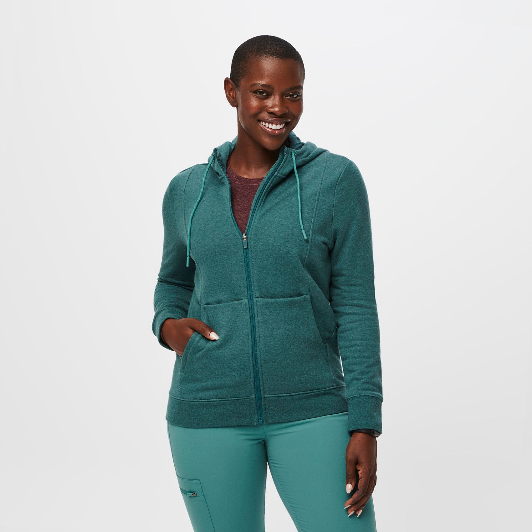 https://cdn.shopify.com/s/files/1/0139/8942/files/Q2_2023_04_MARINE_OS-FULL-ZIP-HOODIE_W_SAJE_10874.jpg?v=1685738766