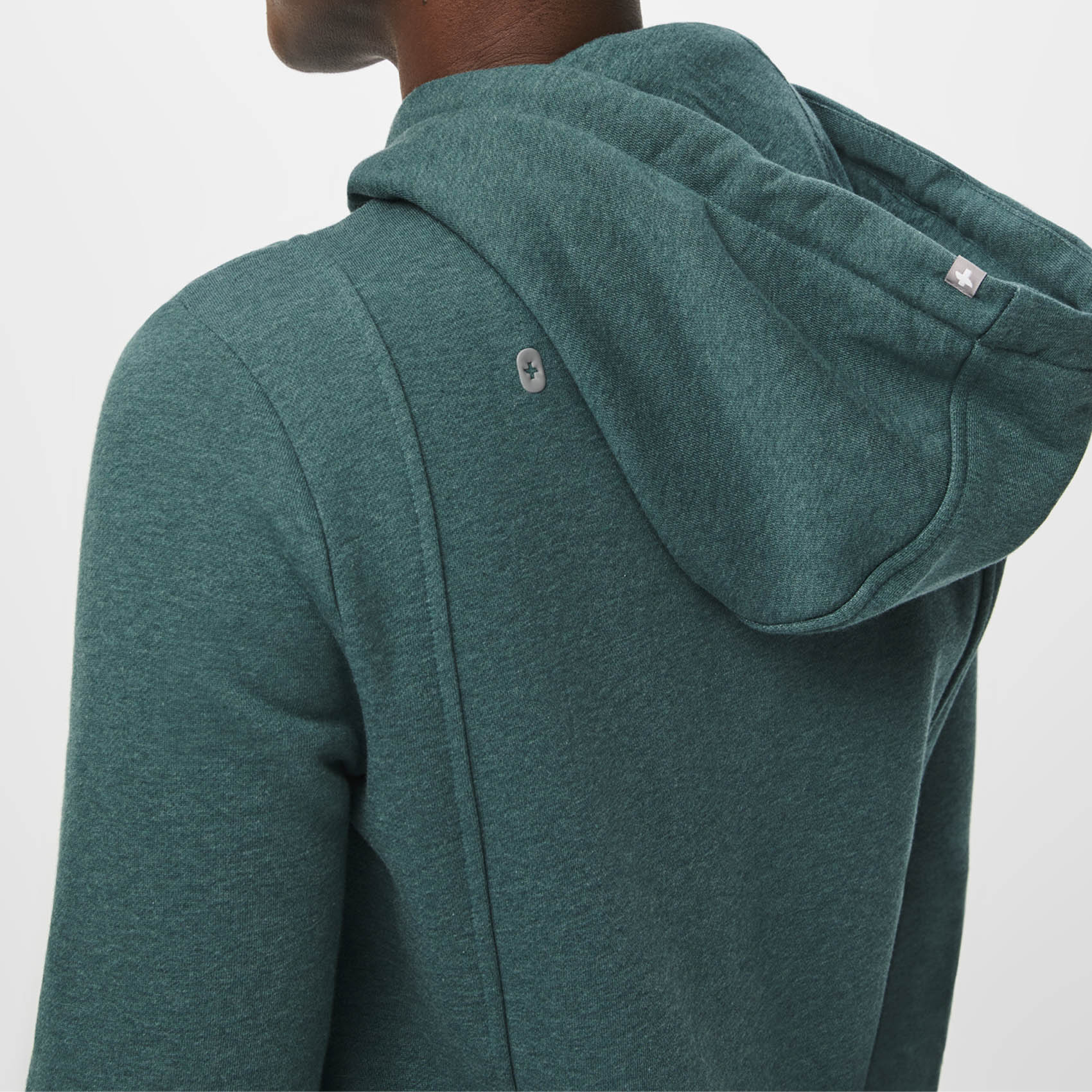 https://cdn.shopify.com/s/files/1/0139/8942/files/Q2_2023_04_MARINE_OS-FULL-ZIP-HOODIE_W_SAJE_10889.jpg?v=1685738748