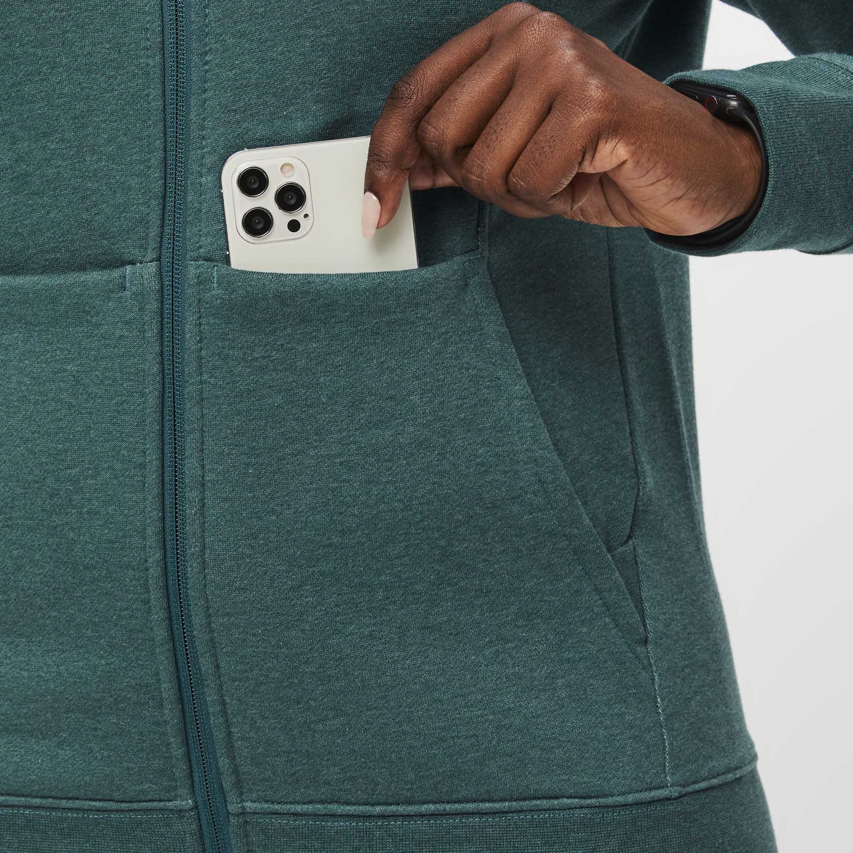 https://cdn.shopify.com/s/files/1/0139/8942/files/Q2_2023_04_MARINE_OS-FULL-ZIP-HOODIE_W_SAJE_10895.jpg?v=1685738748
