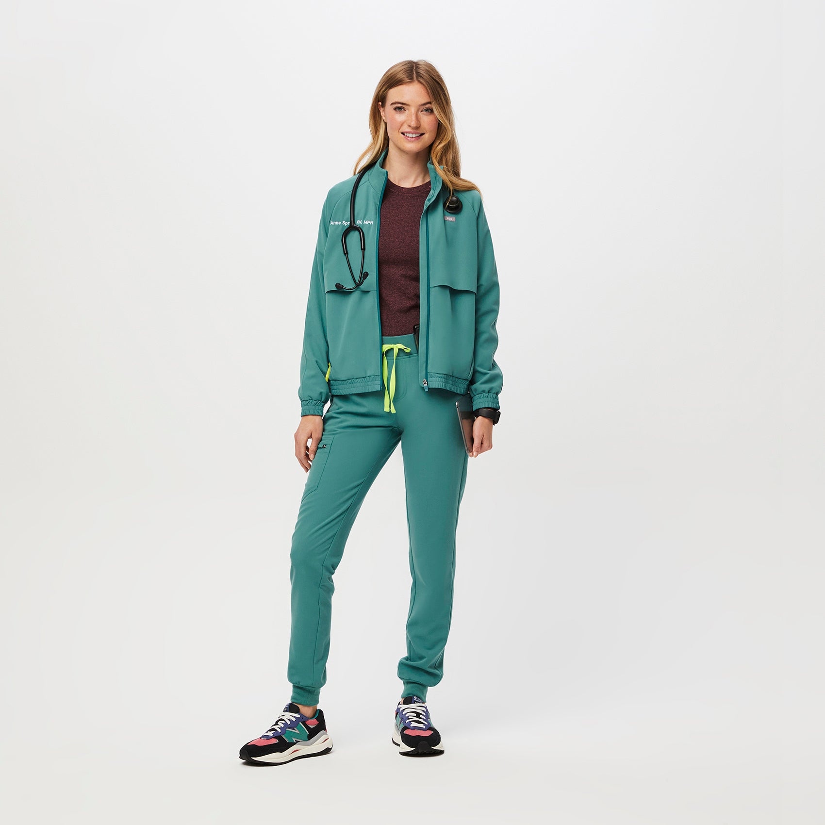https://cdn.shopify.com/s/files/1/0139/8942/files/Q2_2023_04_MARINE_SYDNEY_W_PALONIA_06132.jpg?v=1685737702