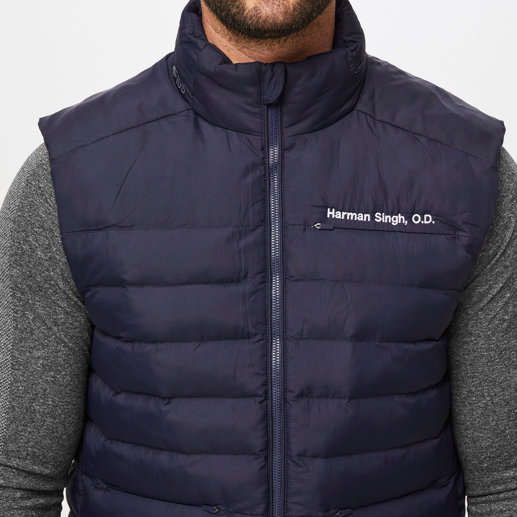 https://cdn.shopify.com/s/files/1/0139/8942/files/Q2_2023_04_NAVY_PACKABLE-PUFFER_CORE-REFRESH_M_RYAN_02836.jpg?v=1685545875