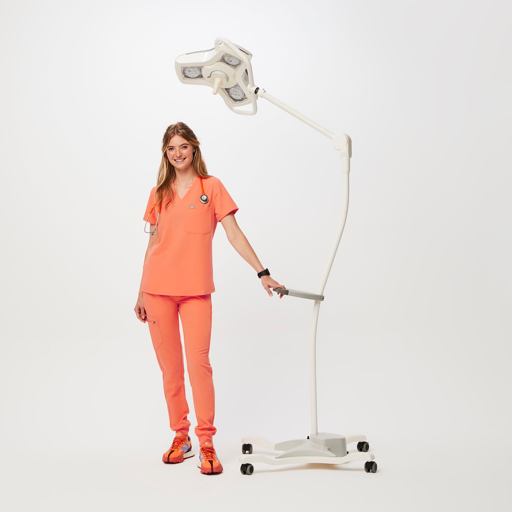 https://cdn.shopify.com/s/files/1/0139/8942/files/Q2_2023_04_PAPAYA_CATARINA_W_PALONIA_06757.jpg?v=1687968118