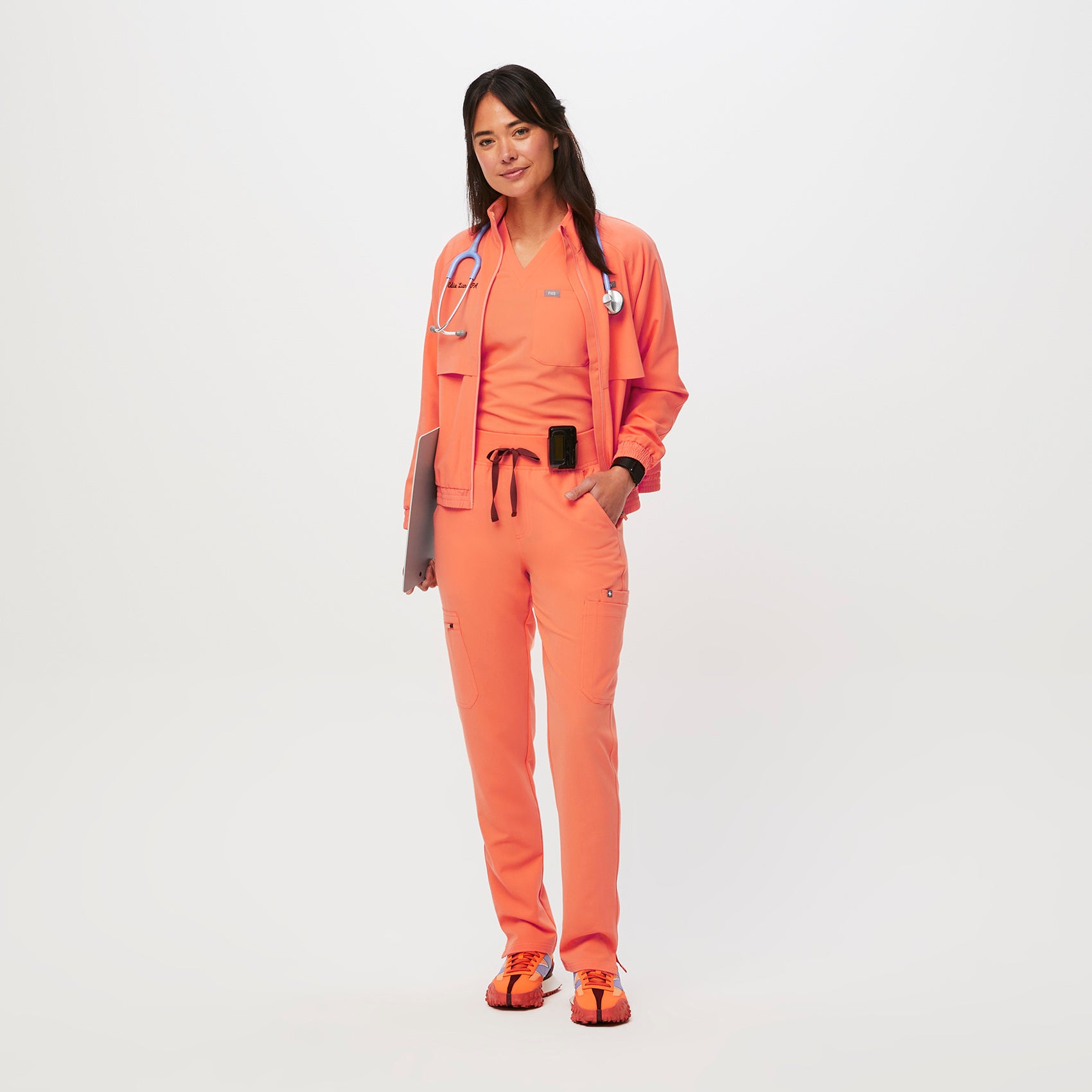 https://cdn.shopify.com/s/files/1/0139/8942/files/Q2_2023_04_PAPAYA_HW-YOLA_W_LOGAN_07885_064fa7bb-f199-4fd5-8aef-f3e9e7745118.jpg?v=1687968728