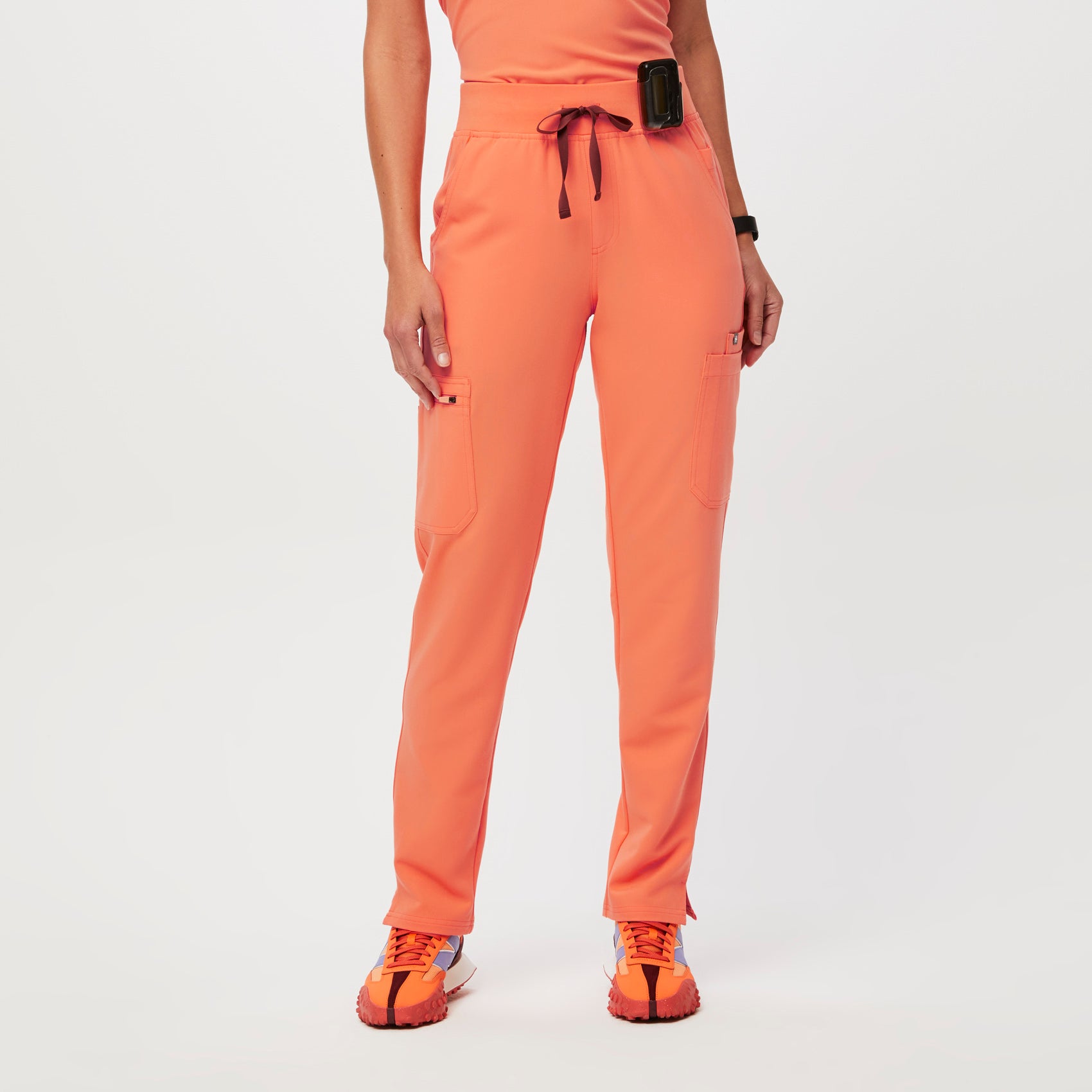 https://cdn.shopify.com/s/files/1/0139/8942/files/Q2_2023_04_PAPAYA_HW-YOLA_W_LOGAN_07905_f700e21a-7207-416d-b5cc-544c812cdb8b.jpg?v=1687968728