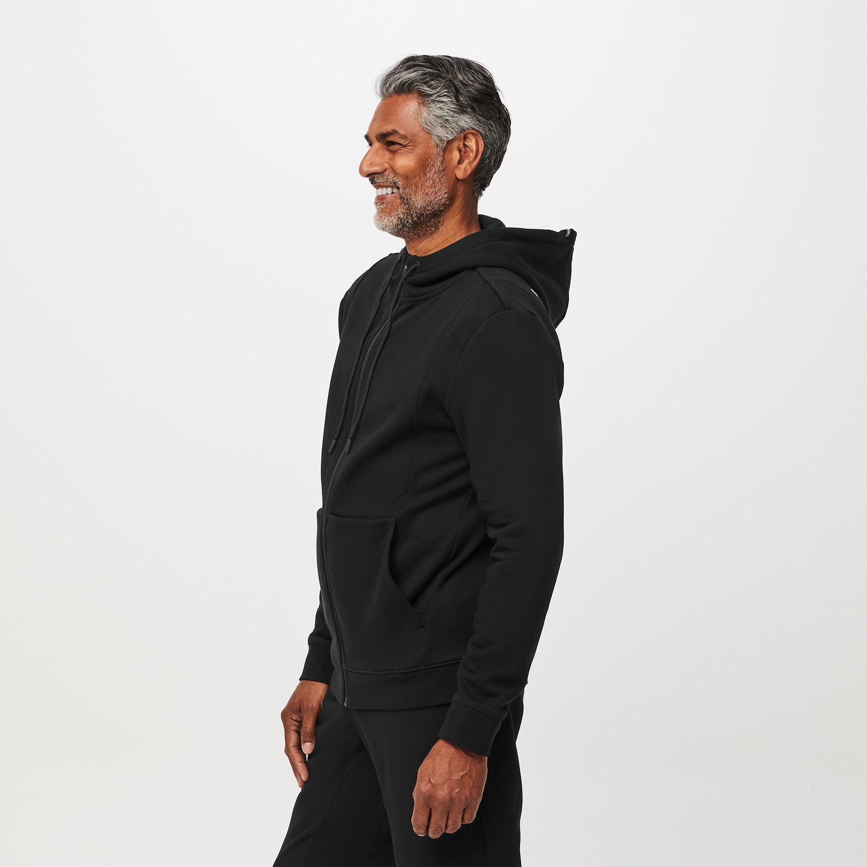 https://cdn.shopify.com/s/files/1/0139/8942/files/Q2_2023_05_BLACK_FULL_ZIP_HOODIE_M_MOOSE_14183.jpg?v=1683149710