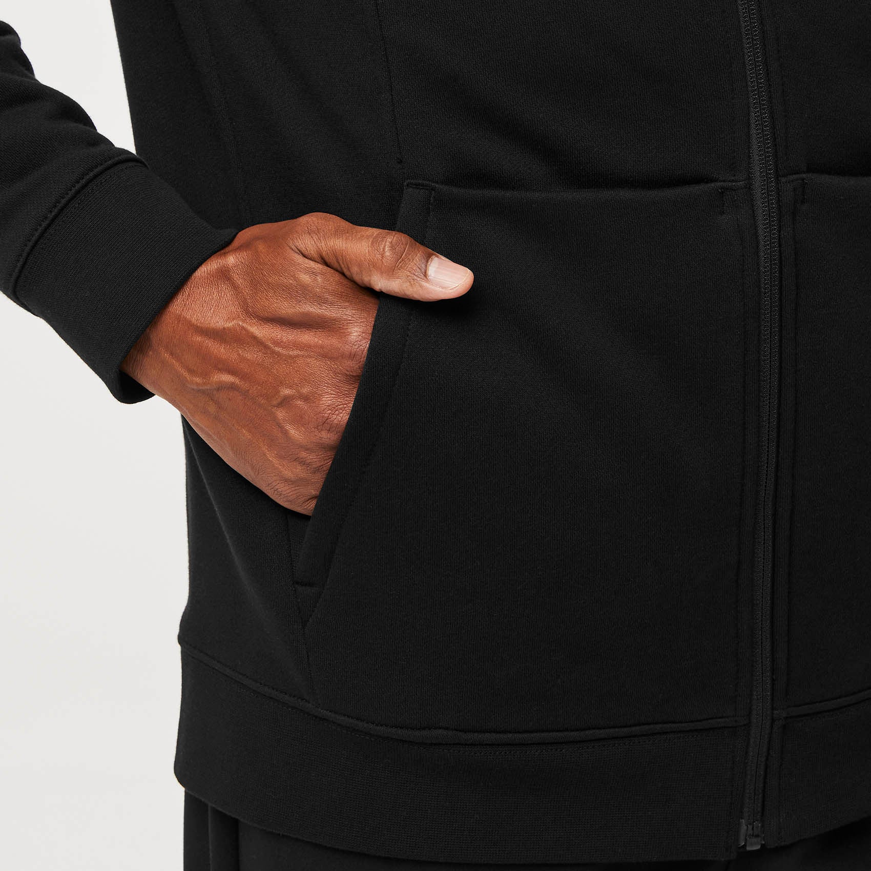 https://cdn.shopify.com/s/files/1/0139/8942/files/Q2_2023_05_BLACK_FULL_ZIP_HOODIE_M_MOOSE_14201.jpg?v=1683149711