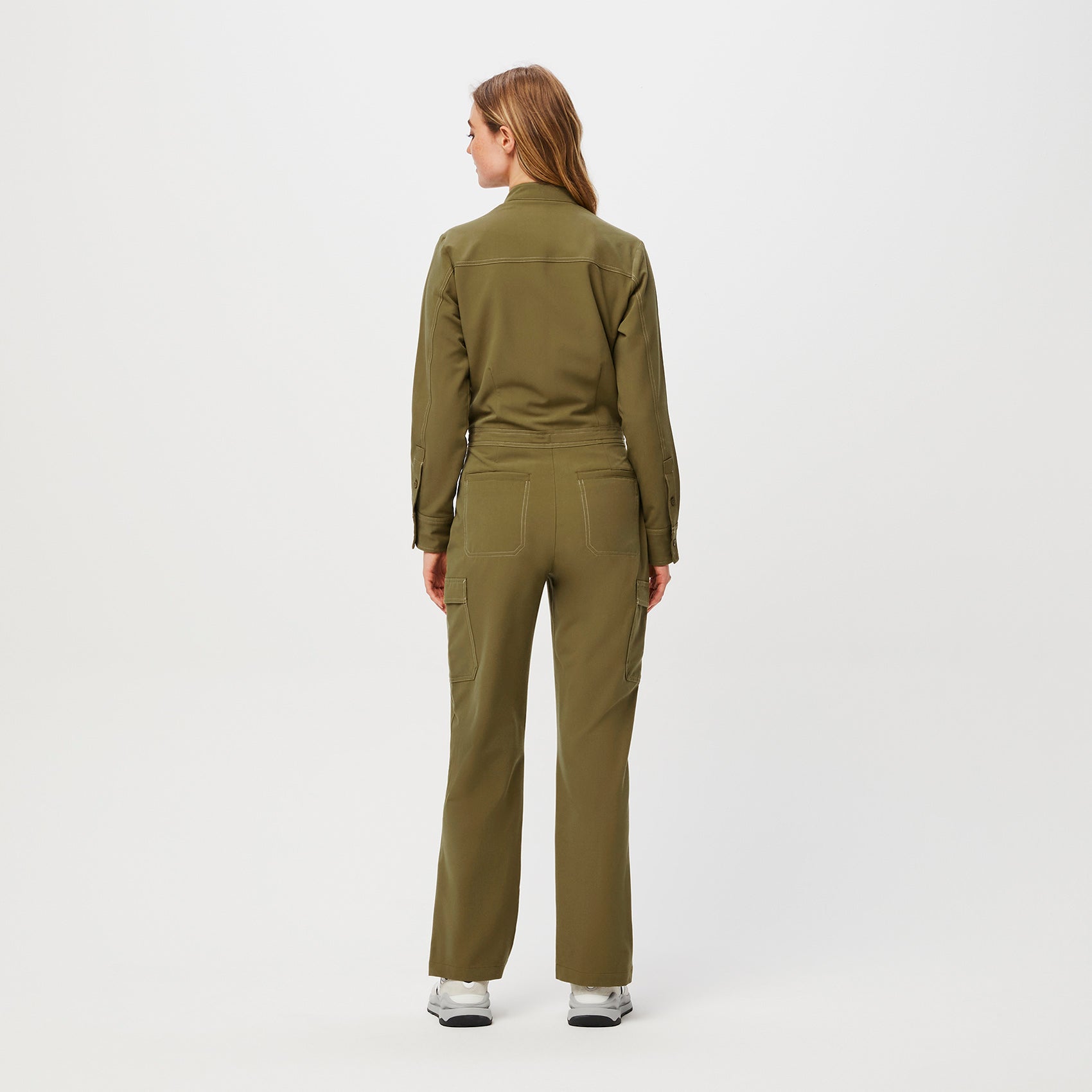 https://cdn.shopify.com/s/files/1/0139/8942/files/Q2_2023_05_MARTINI-OLIVE_MILLER-JUMPSUIT_W_PALONIA_18899.jpg?v=1689197868