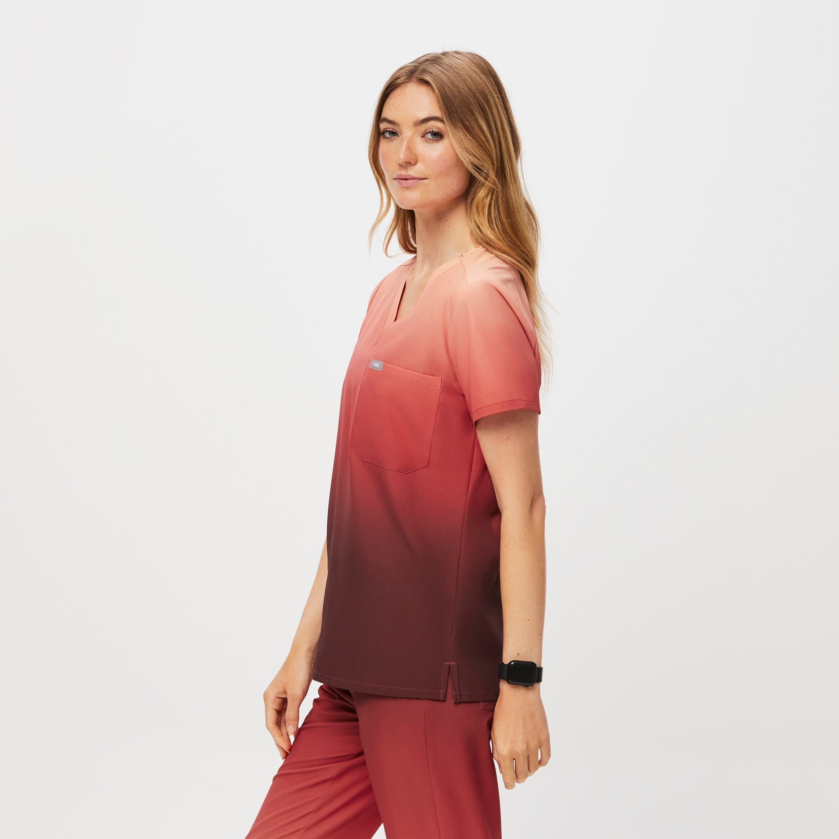 https://cdn.shopify.com/s/files/1/0139/8942/files/Q2_2023_05_SUNSET-OMBRE_CATARINA_W_PALONIA_18299.jpg?v=1687289722