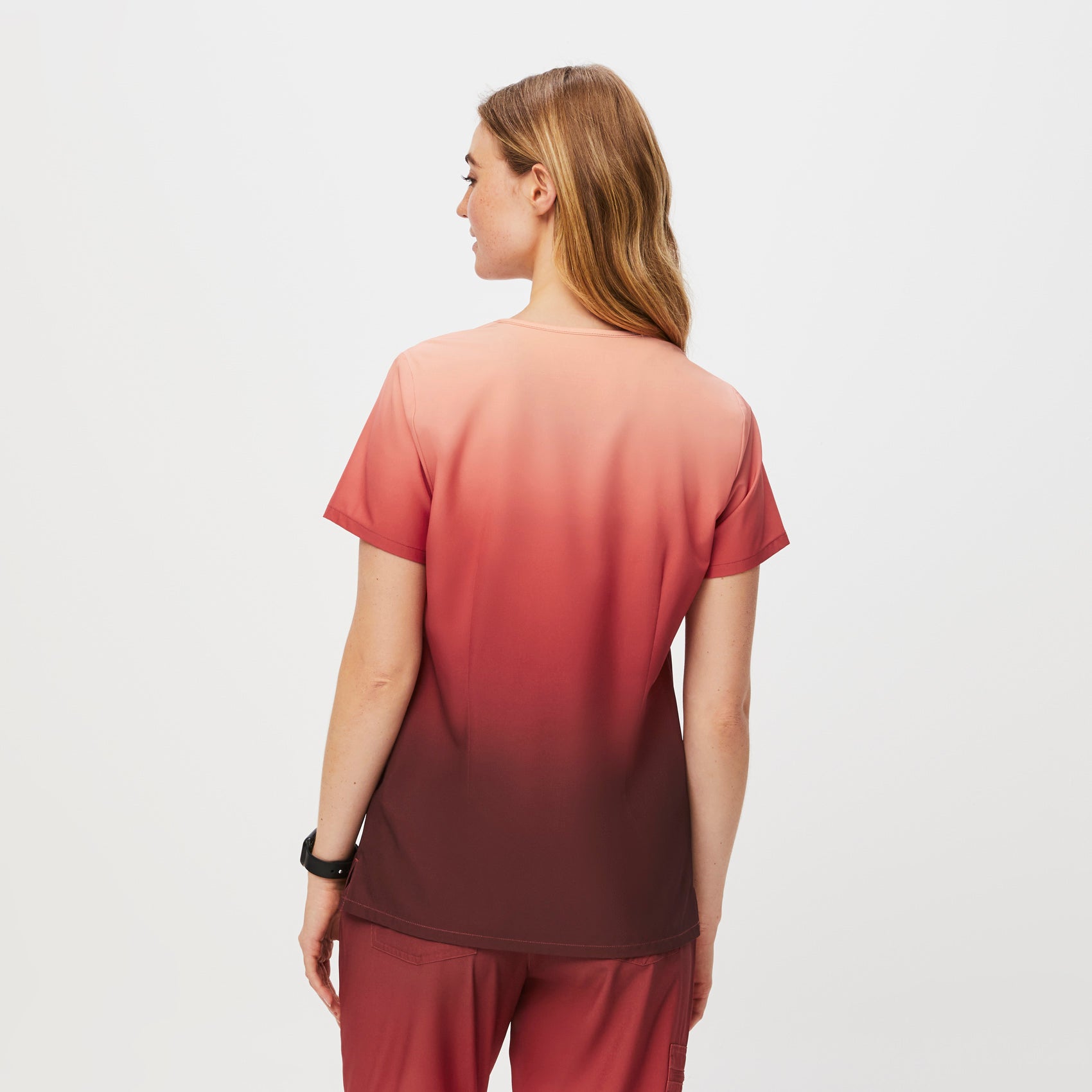 https://cdn.shopify.com/s/files/1/0139/8942/files/Q2_2023_05_SUNSET-OMBRE_CATARINA_W_PALONIA_18302.jpg?v=1687289721