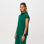 https://cdn.shopify.com/s/files/1/0139/8942/files/Q2_2023_06HUNTER-GRENN_RAFAELA_W_MADI_35296.jpg?v=1739382736