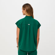 https://cdn.shopify.com/s/files/1/0139/8942/files/Q2_2023_06HUNTER-GRENN_RAFAELA_W_MADI_35301.jpg?v=1739382736