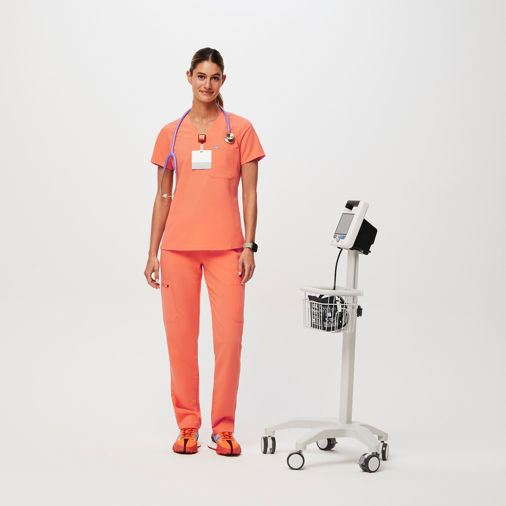 https://cdn.shopify.com/s/files/1/0139/8942/files/Q2_2023_06_AUBURN_GRADIENT-BADGE-REEL_U_MADI_36510.jpg?v=1687979343