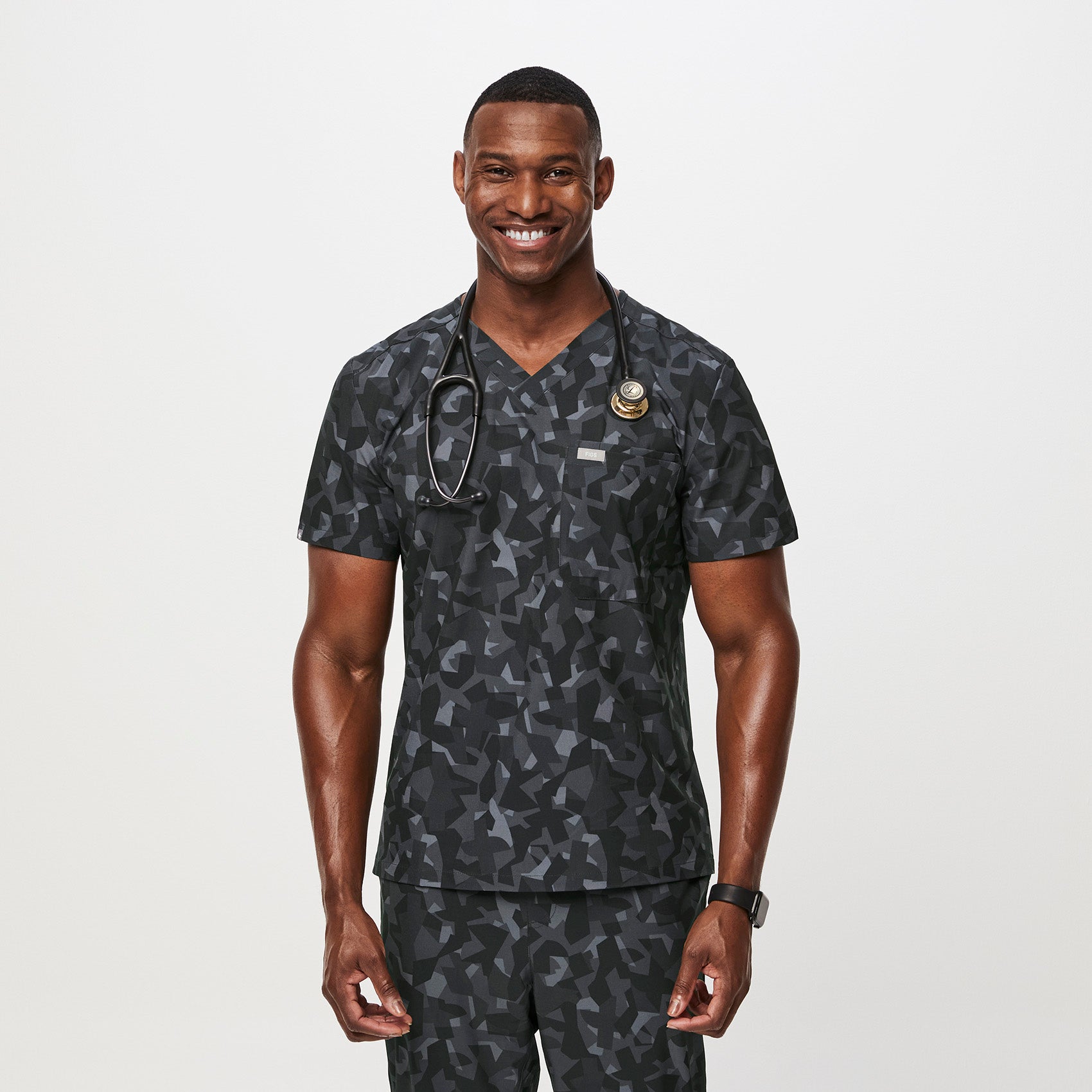 https://cdn.shopify.com/s/files/1/0139/8942/files/Q2_2023_06_BONSAI-CAMO_FREEX-SLIM-LEON_M_TERRANCE_35286.jpg?v=1693519792