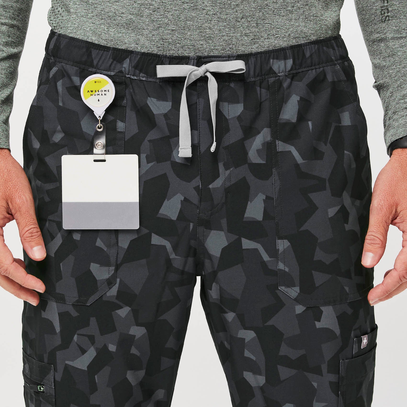 https://cdn.shopify.com/s/files/1/0139/8942/files/Q2_2023_06_BONSAI-CAMO_PRINTED-FREEX-SLIM-CAIRO_M_COREY_33227_aadd2cc4-077b-4f1f-bcf3-bd6a9f43f7c0.jpg?v=1692829643