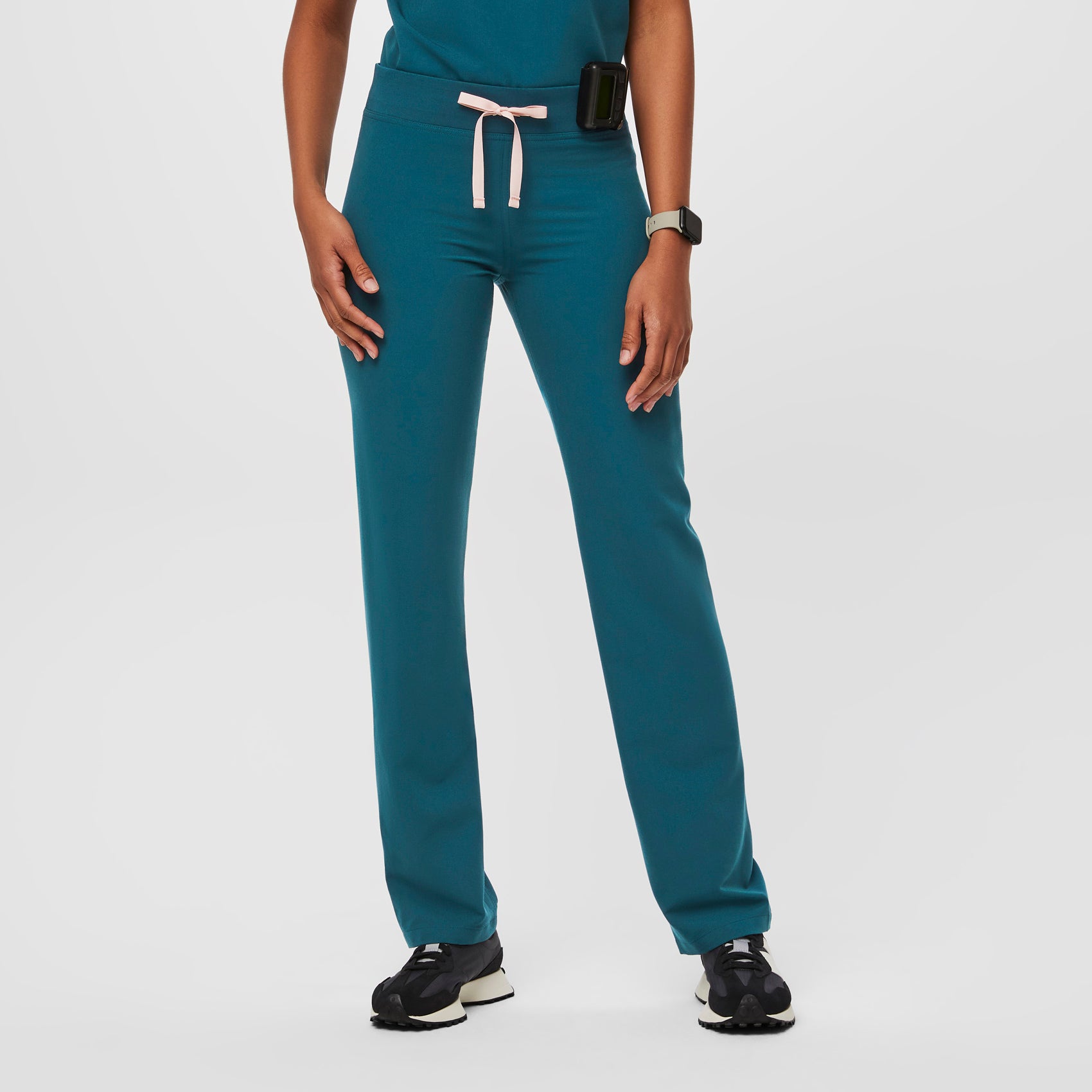 Women's Livingston Basic Scrub Pants · FIGS