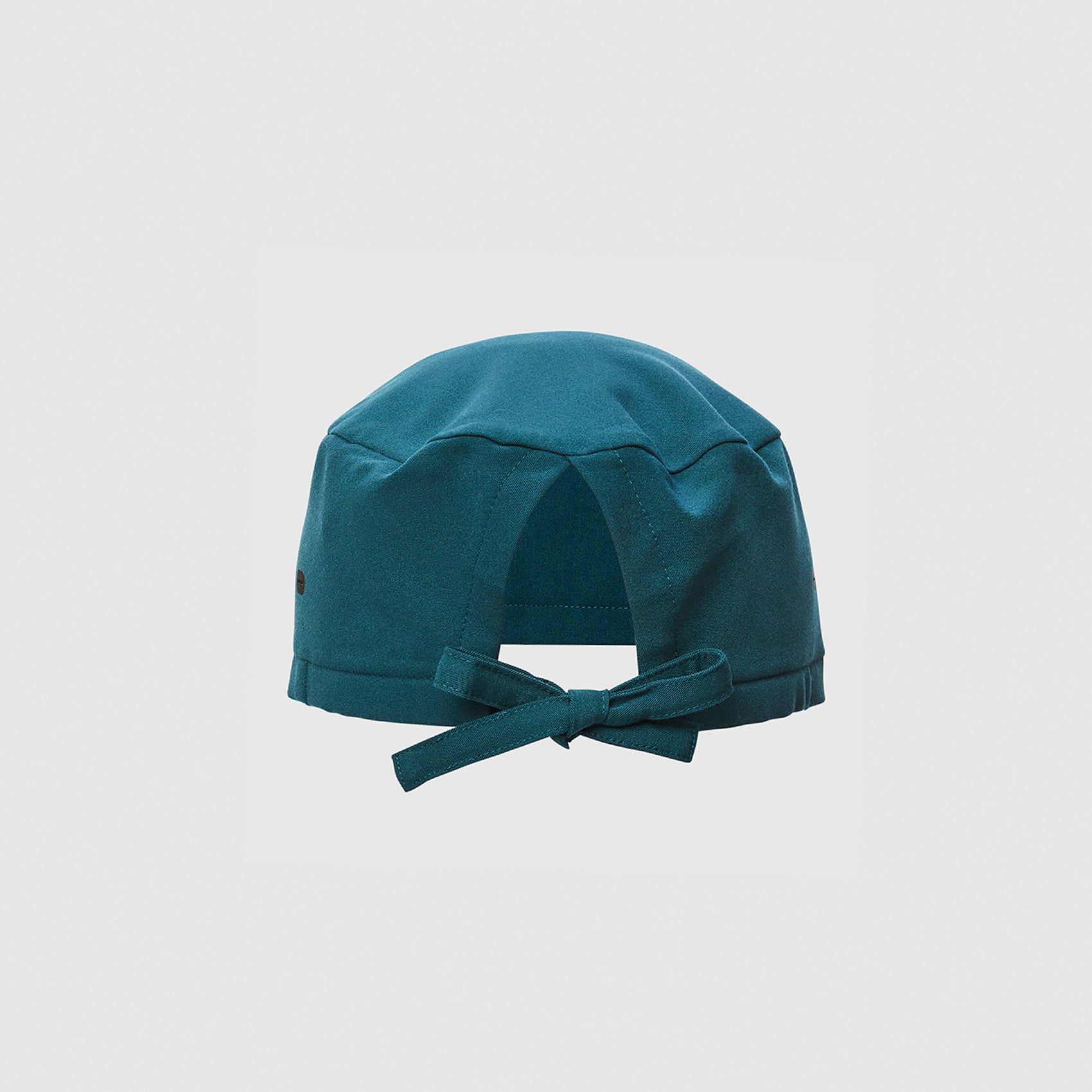 https://cdn.shopify.com/s/files/1/0139/8942/files/Q2_2023_06_CARIBBEAN-BLUE_MODERN-SCRUB-CAP-WITH-BUTTONHOLES_U_GHOST_26761.jpg?v=1689699580