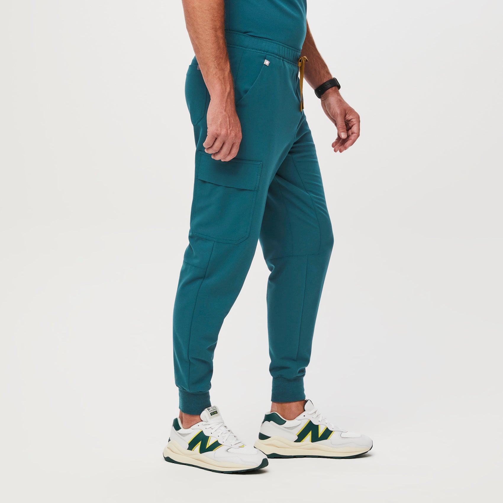 https://cdn.shopify.com/s/files/1/0139/8942/files/Q2_2023_06_CARIBBEAN-BLUE_TANSEN-CARGO_M_COREY_34201.jpg?v=1689868988