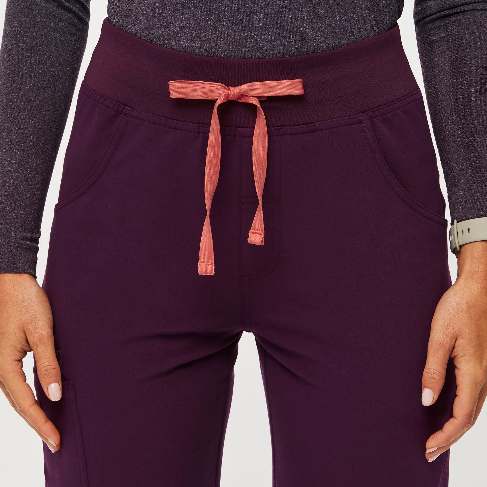 https://cdn.shopify.com/s/files/1/0139/8942/files/Q2_2023_06_DEEP-PURPLE_HW-KADE_W_MADI_36328.jpg?v=1690233722