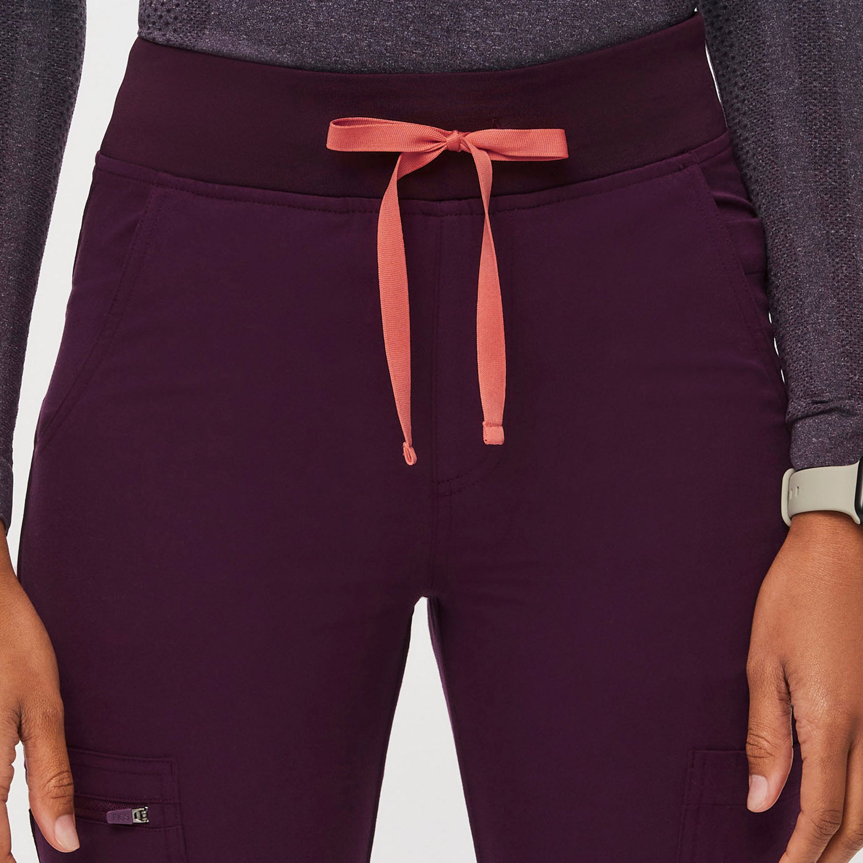 https://cdn.shopify.com/s/files/1/0139/8942/files/Q2_2023_06_DEEP-PURPLE_HW-YOLA_W_DEJA_30661_1e6d0a84-e90b-4f08-99fd-07b84051a2d8.jpg?v=1689971249