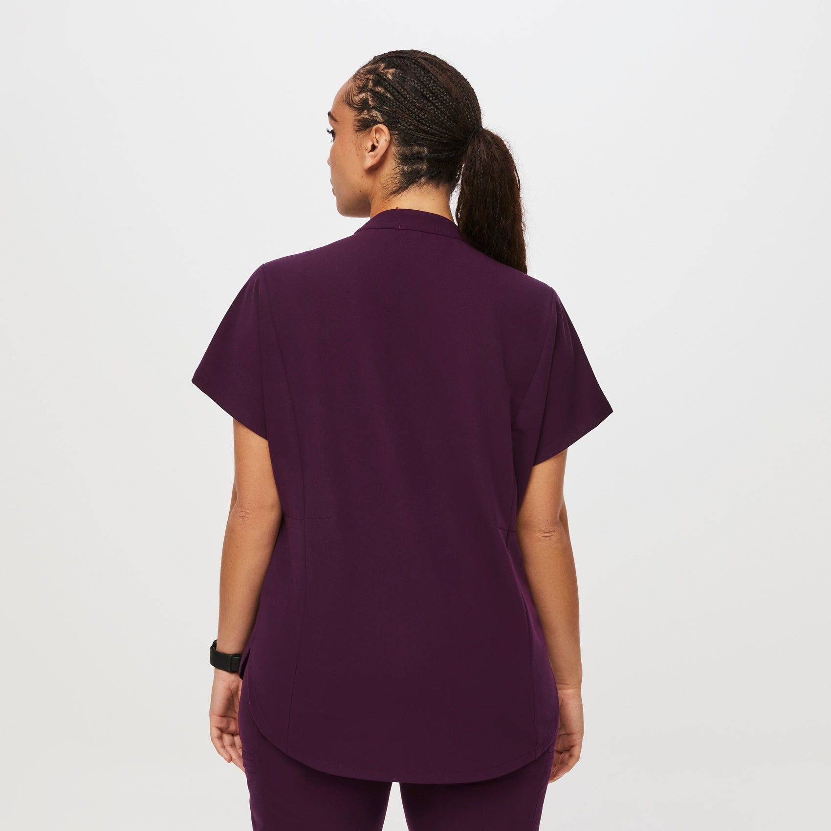 https://cdn.shopify.com/s/files/1/0139/8942/files/Q2_2023_06_DEEP-PURPLE_MONTEX-MOCK-NECK_W_SALOME_28781.jpg?v=1690233954
