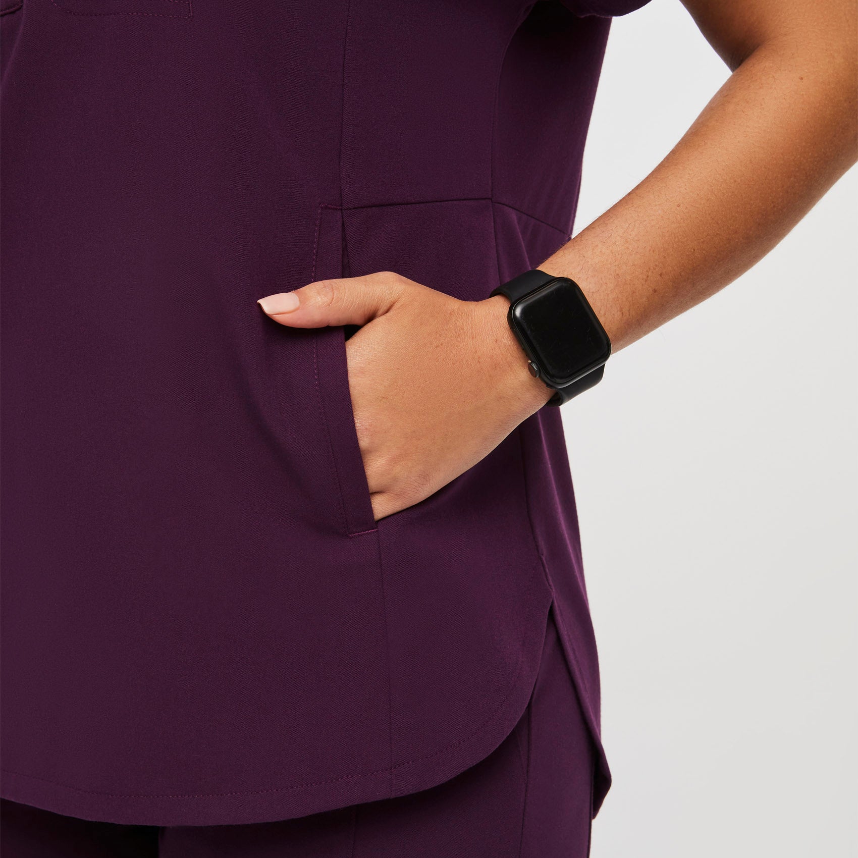https://cdn.shopify.com/s/files/1/0139/8942/files/Q2_2023_06_DEEP-PURPLE_MONTEX-MOCK-NECK_W_SALOME_28791.jpg?v=1690233954